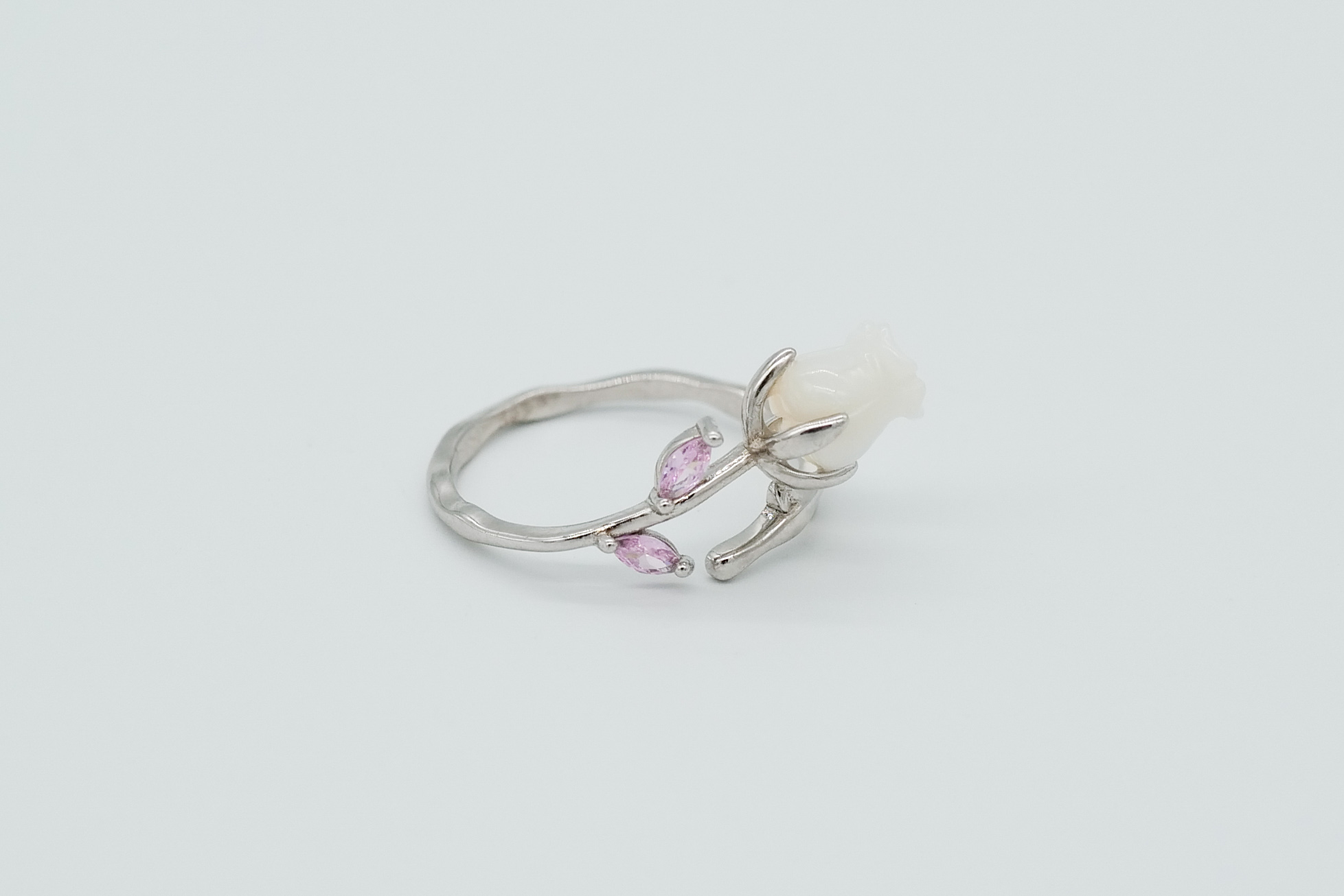 Anillo con topacios rosas