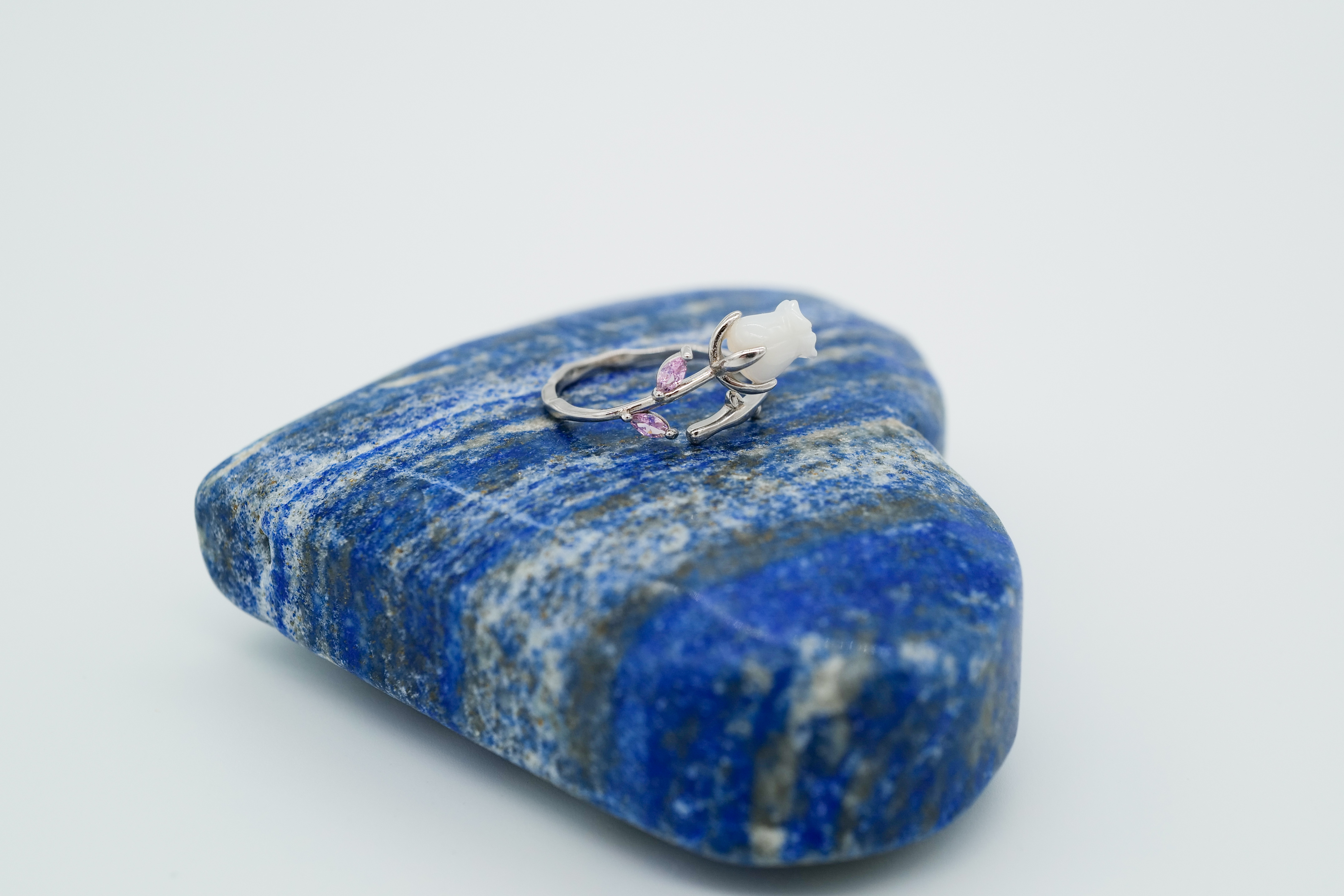 Anillo con topacios rosas