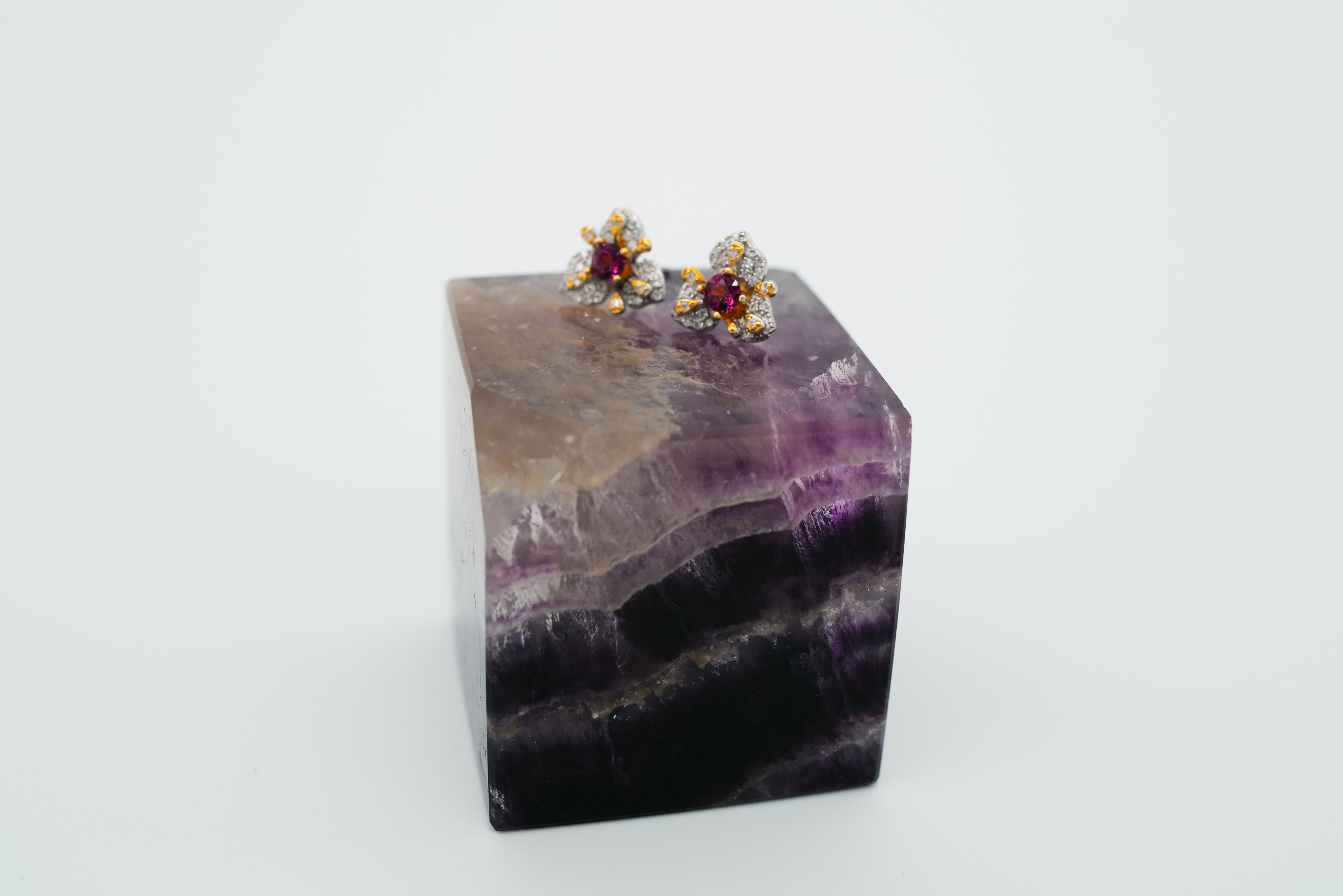 Pendientes con granate rhodolita