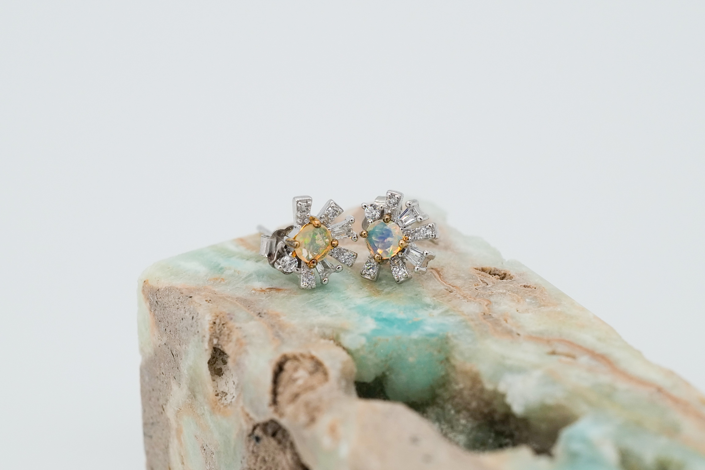 Pendientes con ópalos etíopes