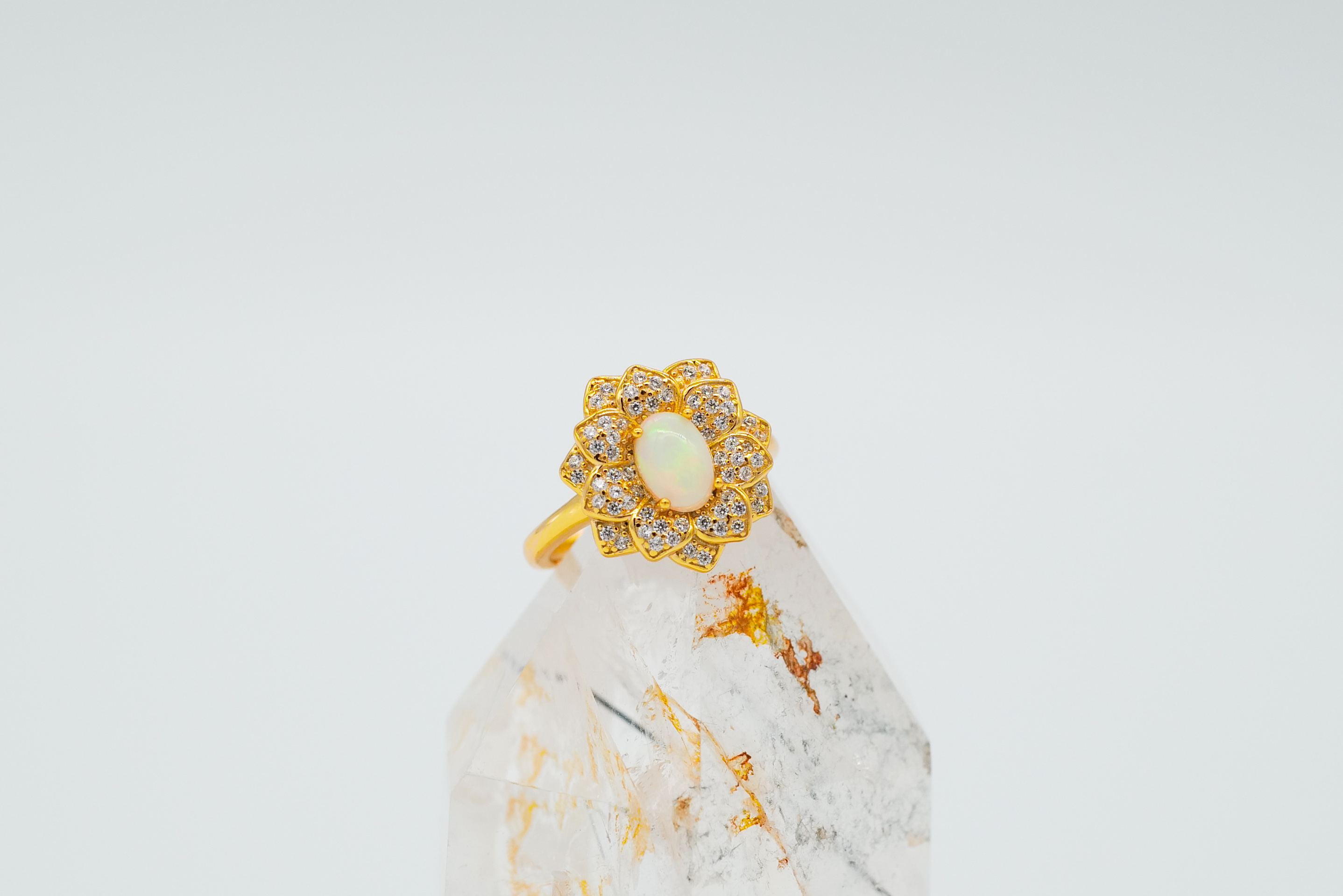 Anillo de ópalo etíope