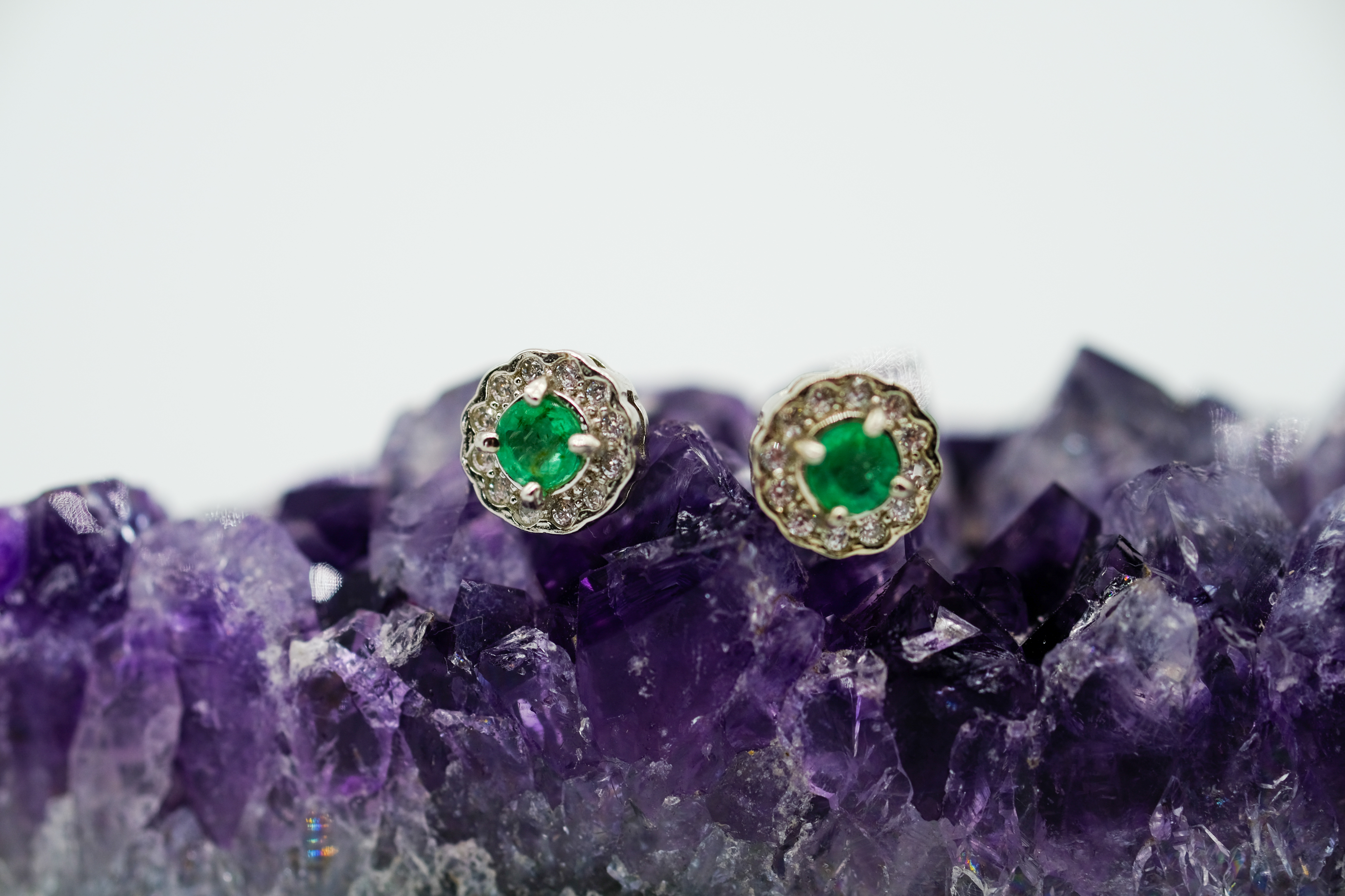 Pendientes con esmeraldas