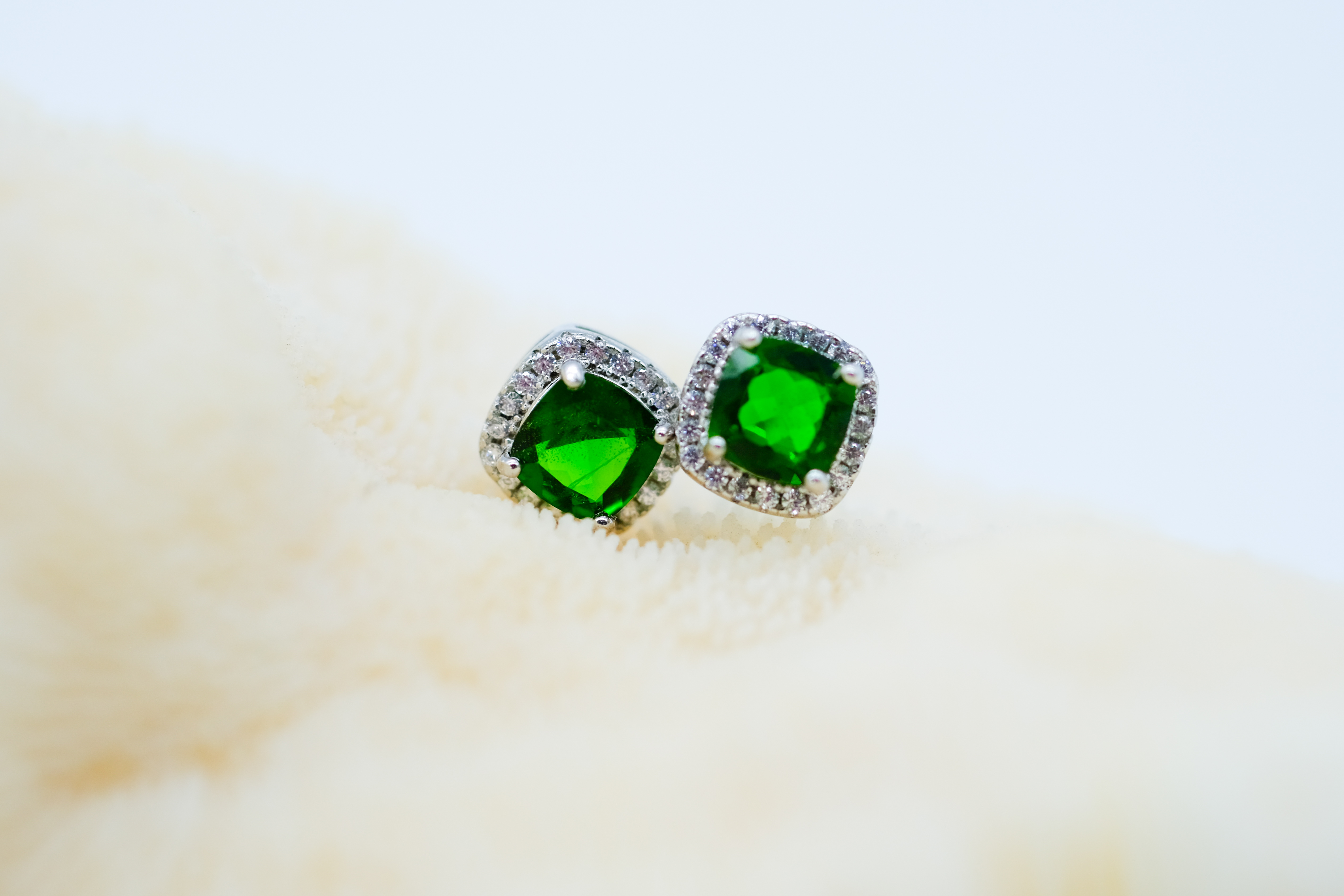 Pendientes con diopside
