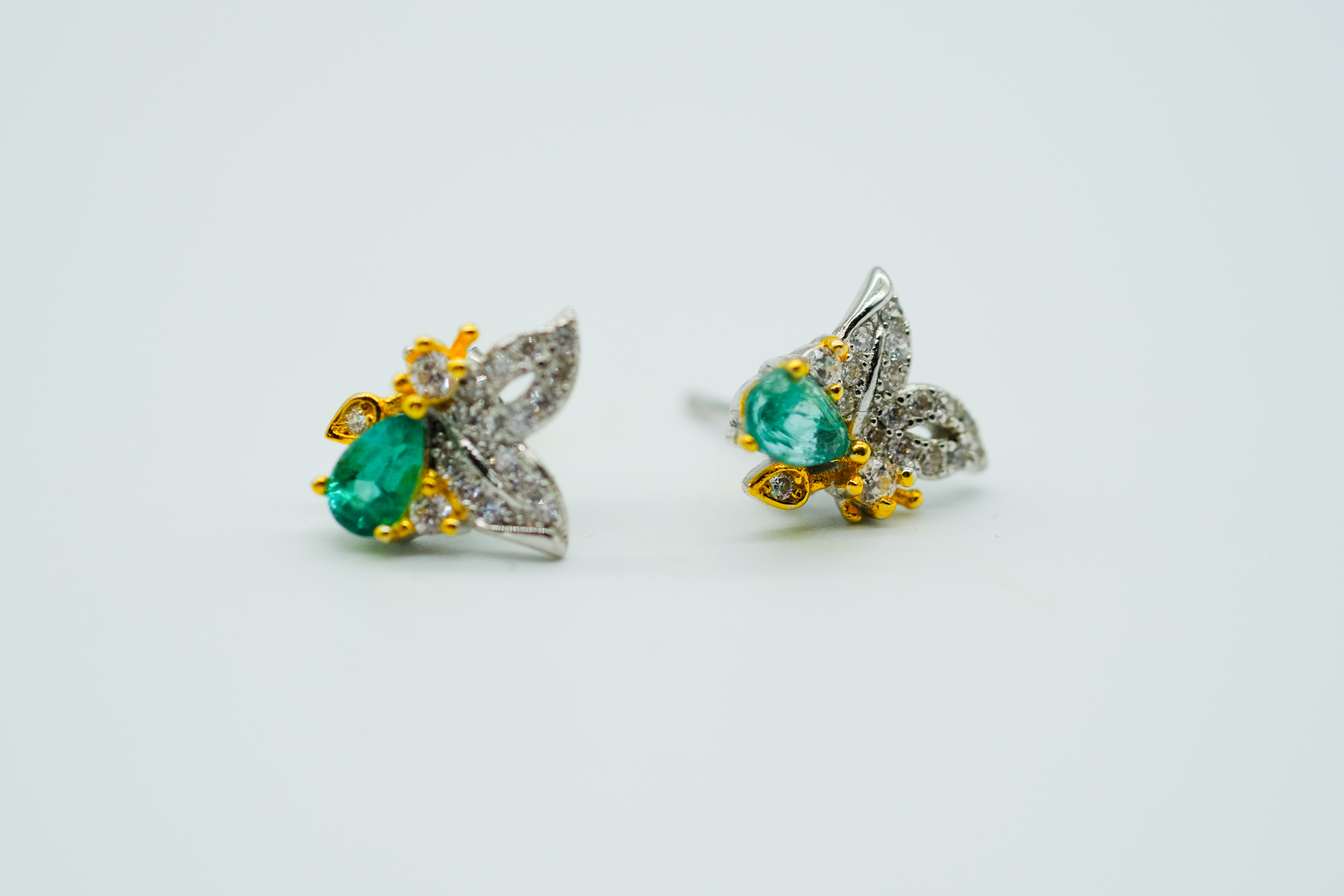 Pendientes con esmeraldas