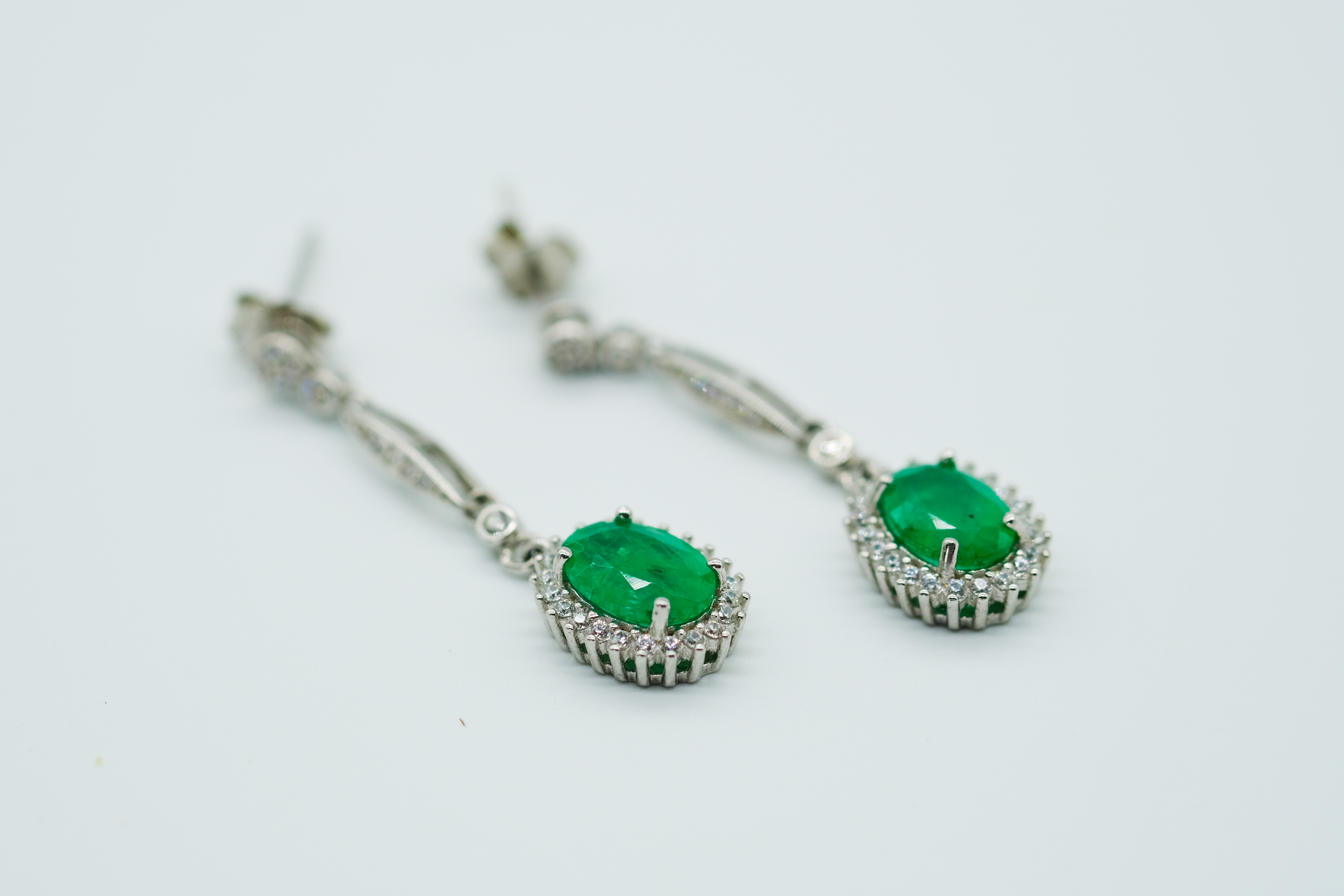 Pendientes con gran esmeralda