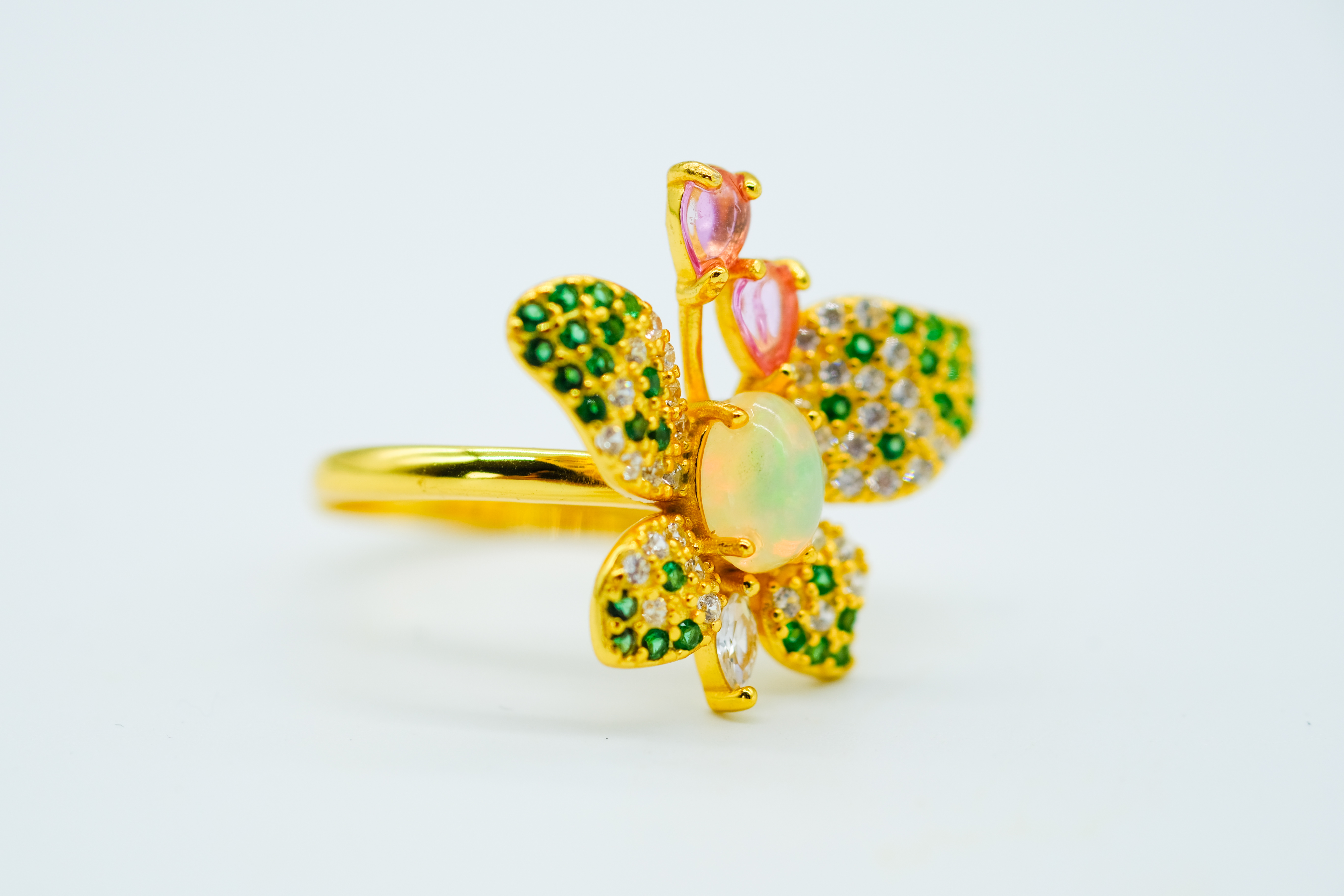 Anillo mariposa con ópalo etíope