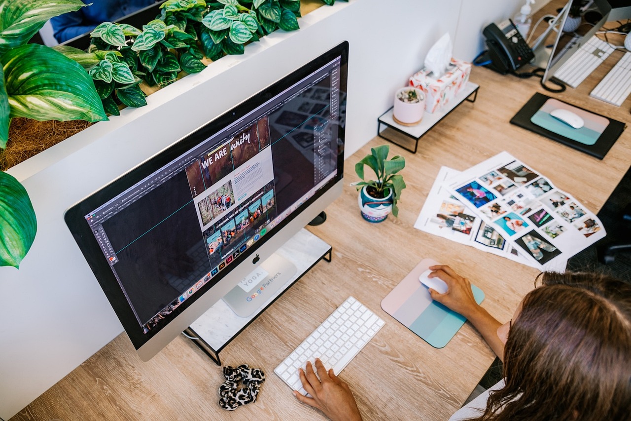 Création de Contenu Mensuel : Pack Growth – 8 contenus / 3 réseaux