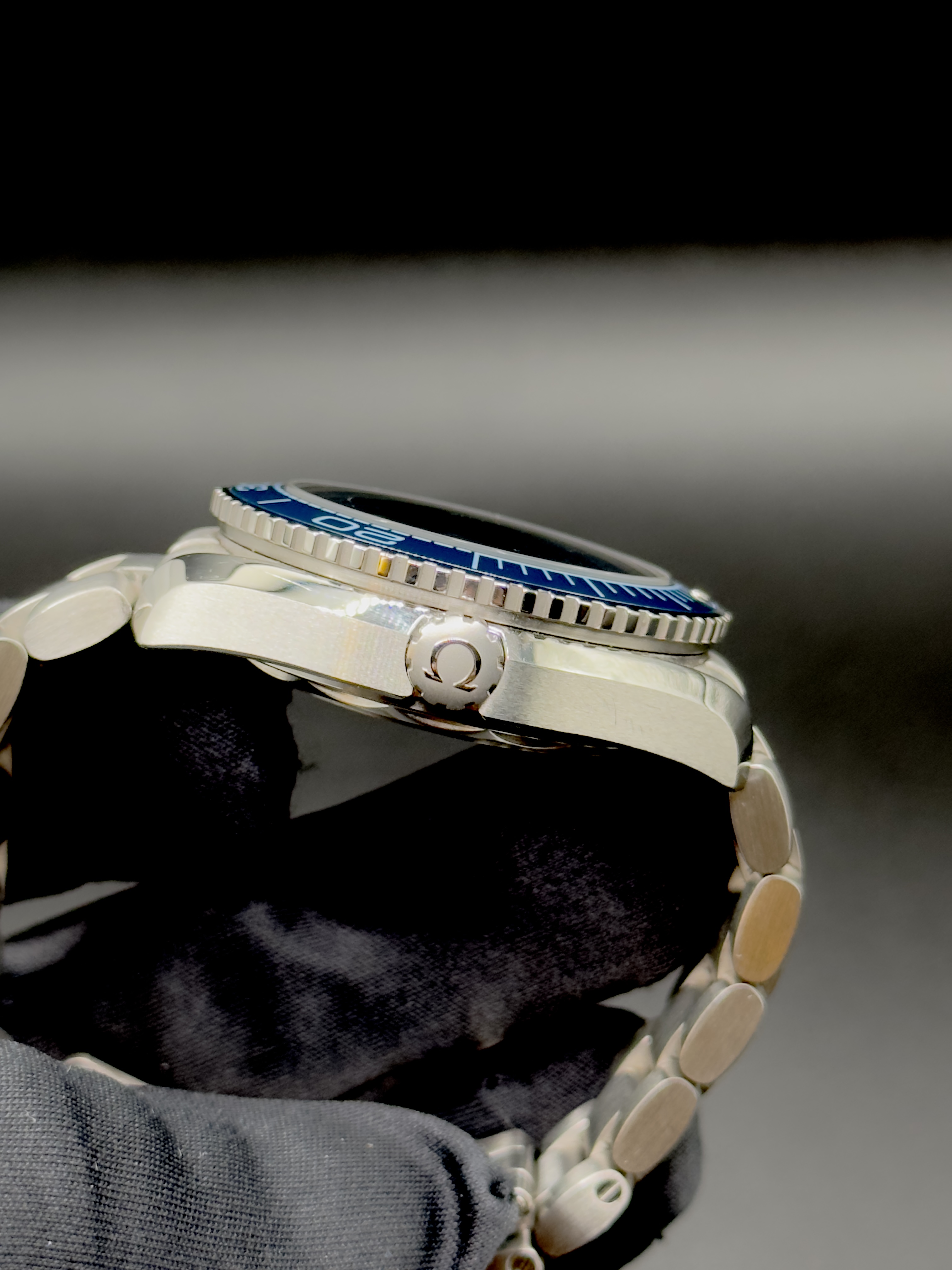 Omega Seamaster Planet Ocean 600M Summer Blue (215.30.40.20.03.002)