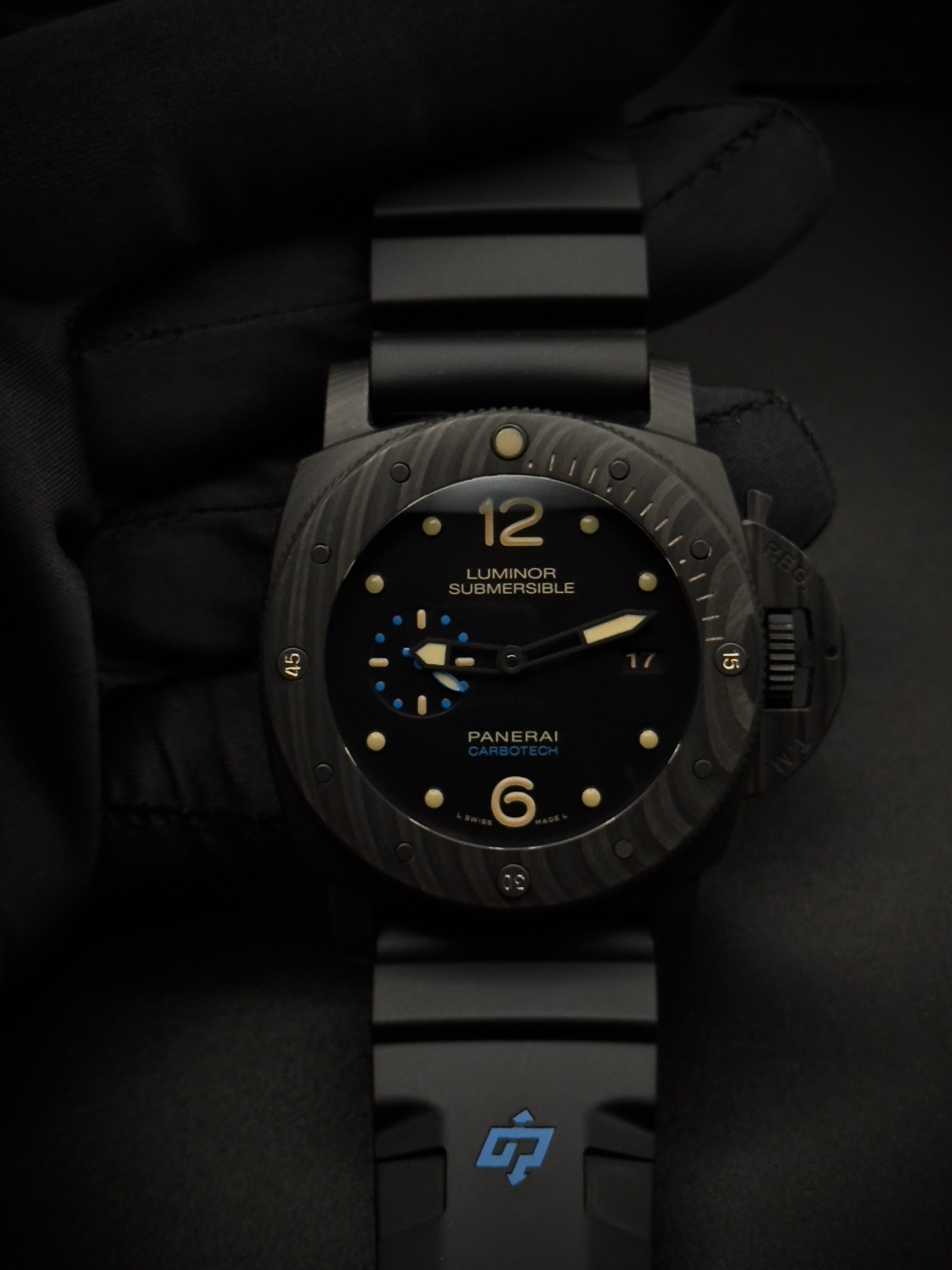 Panerai Submersible Luminor Carbotech
