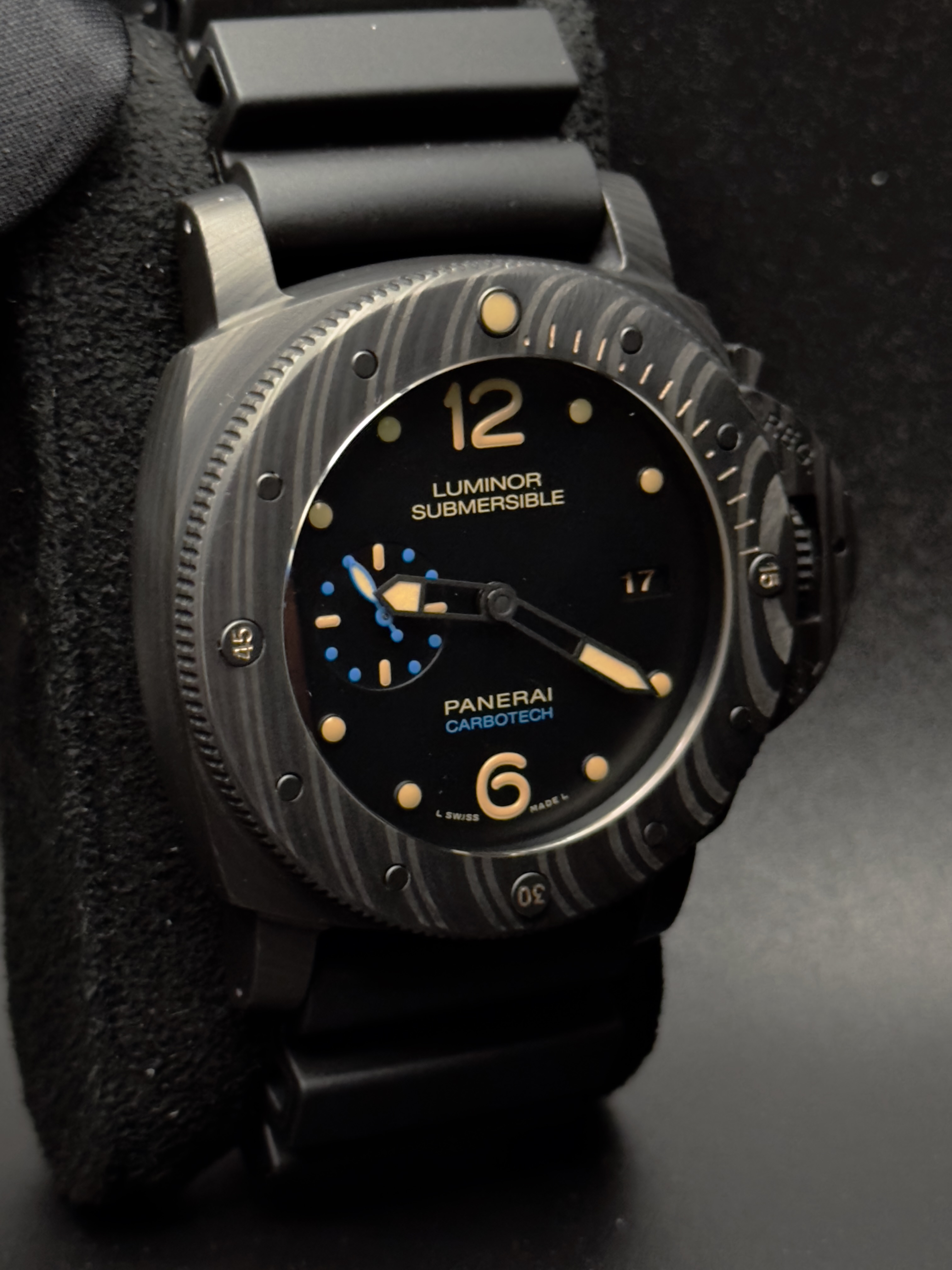 Panerai Submersible Luminor Carbotech 