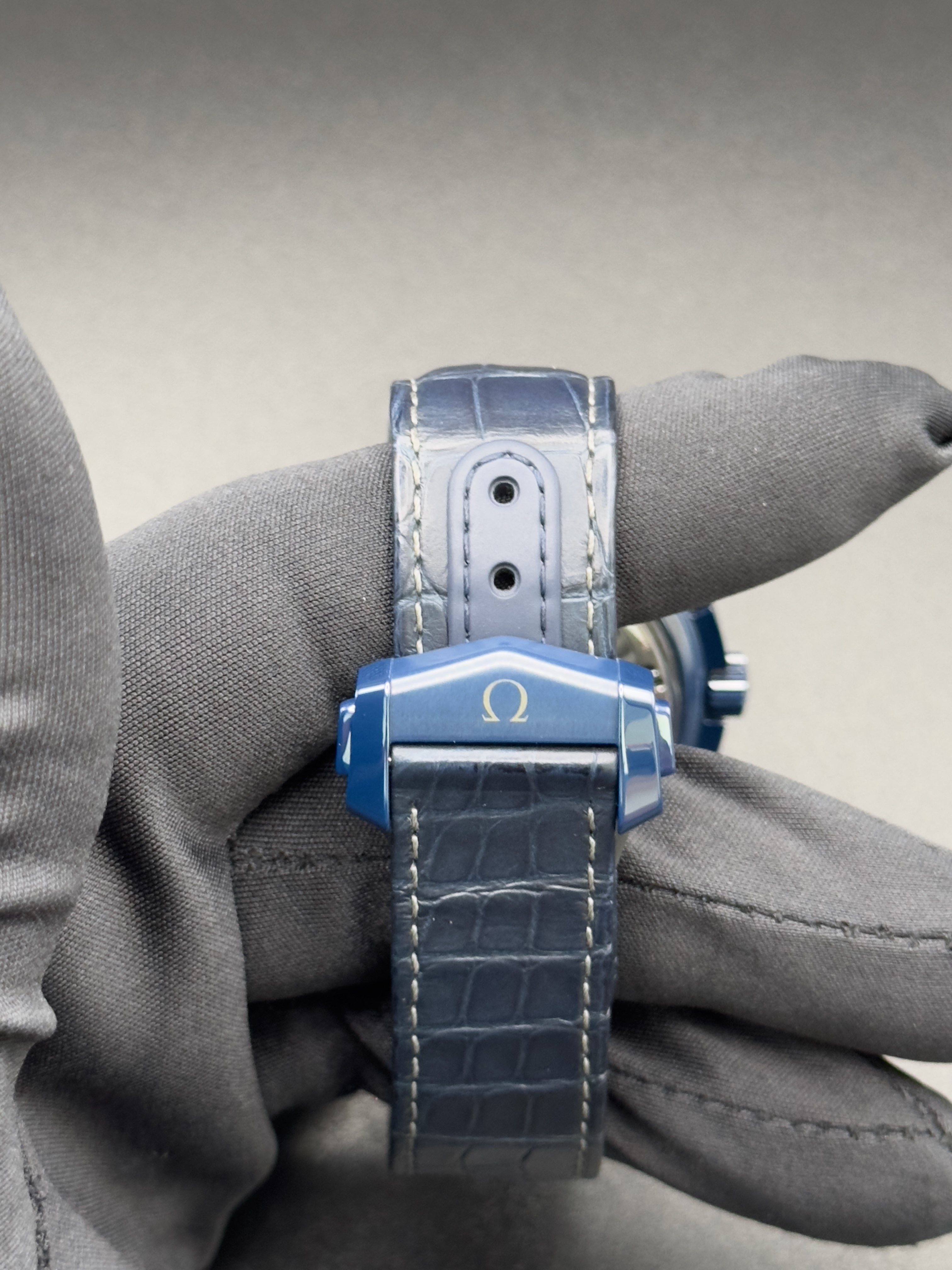 Omega Blue Side Of the Moon