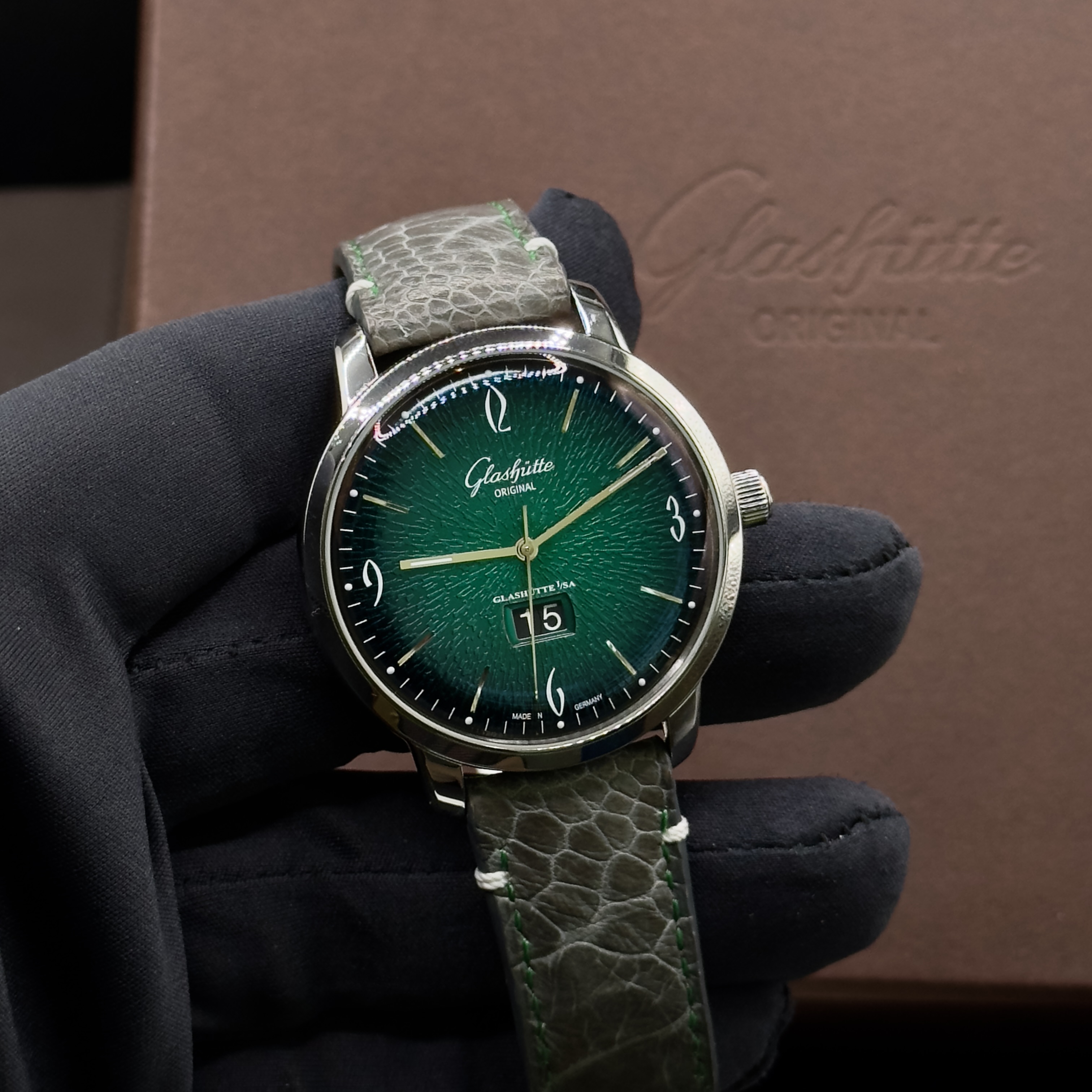 Glashutte Original Sixties Panorama Date Green 42mm Complete 2-39-47-04-02-04