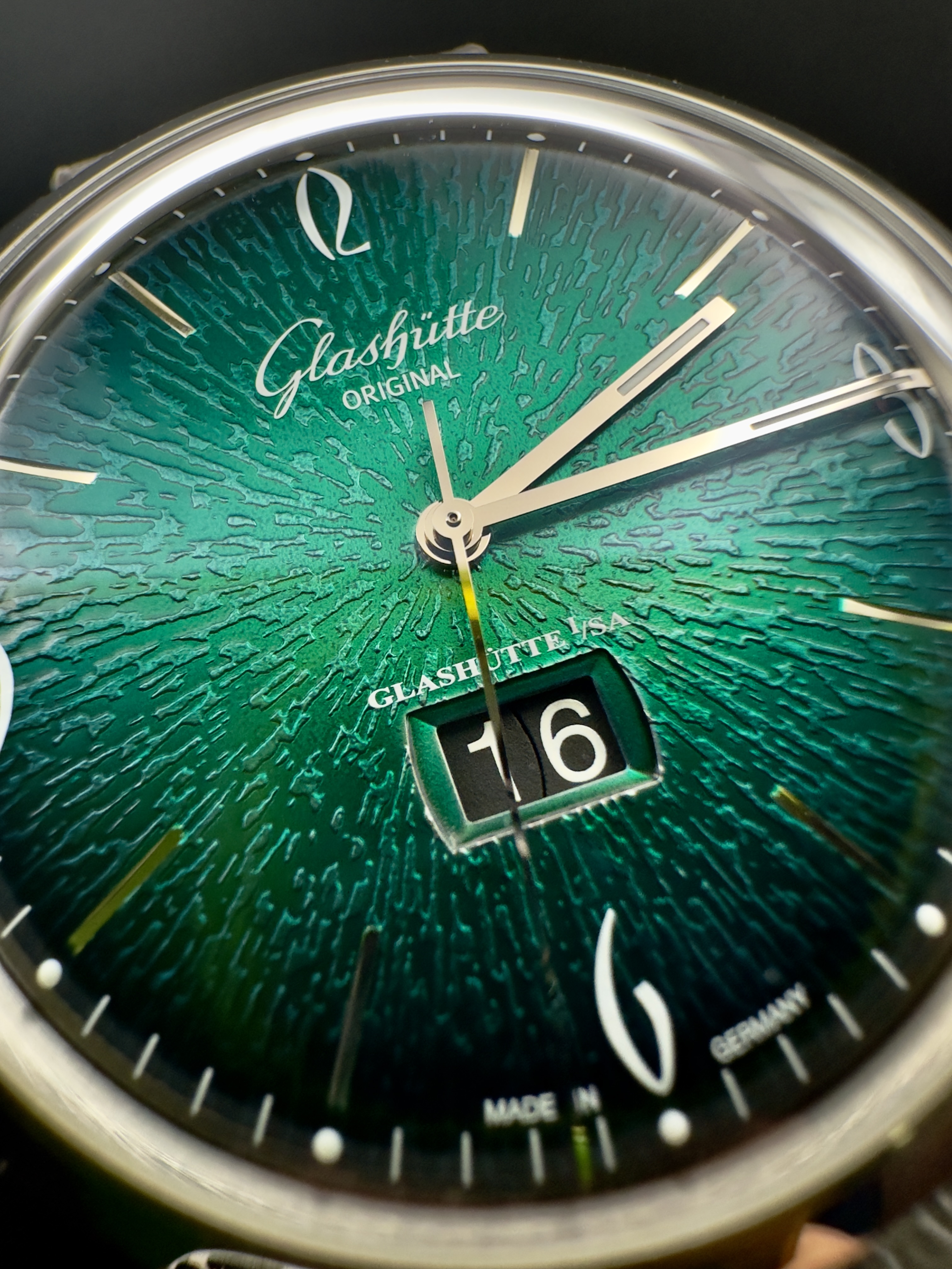 Glashutte Original Sixties Panorama Date Green 42mm Complete 2-39-47-04-02-04