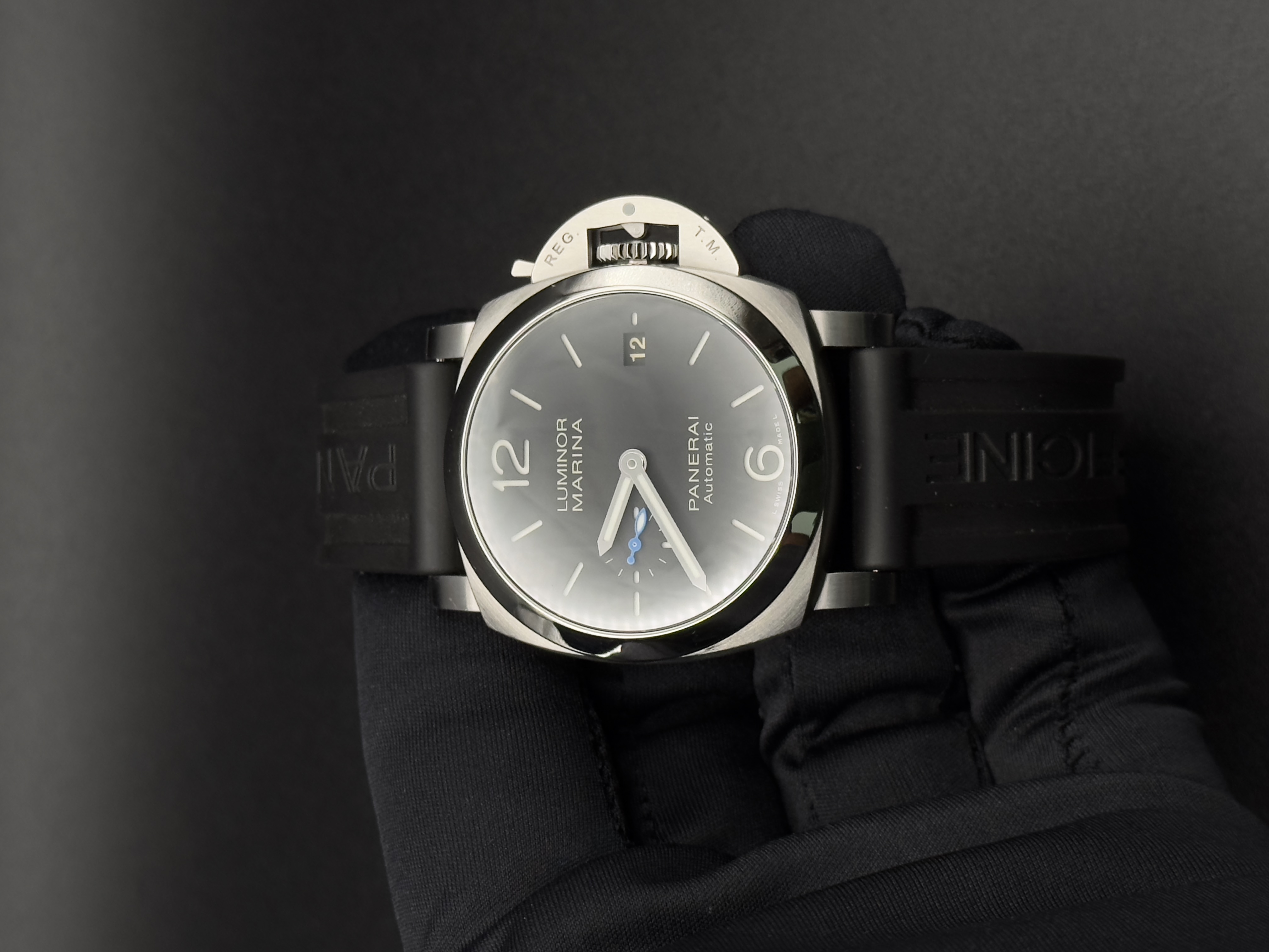 Panerai Luminor Quaranta PAM01372