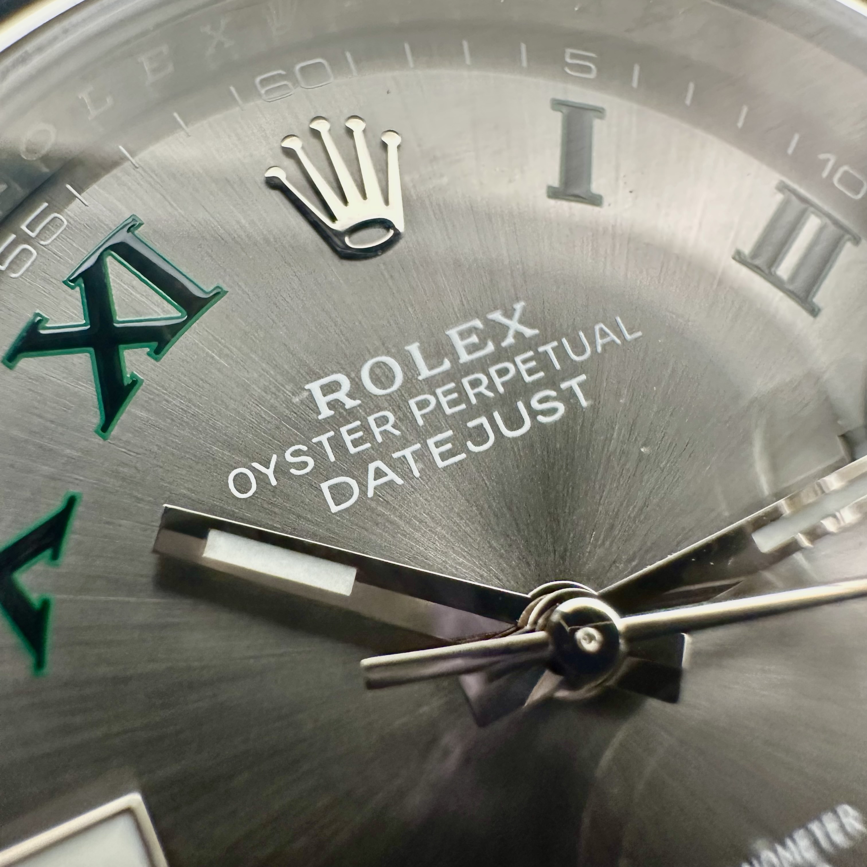 Rolex 126300 Wimbledon Oyster Smooth Bezel