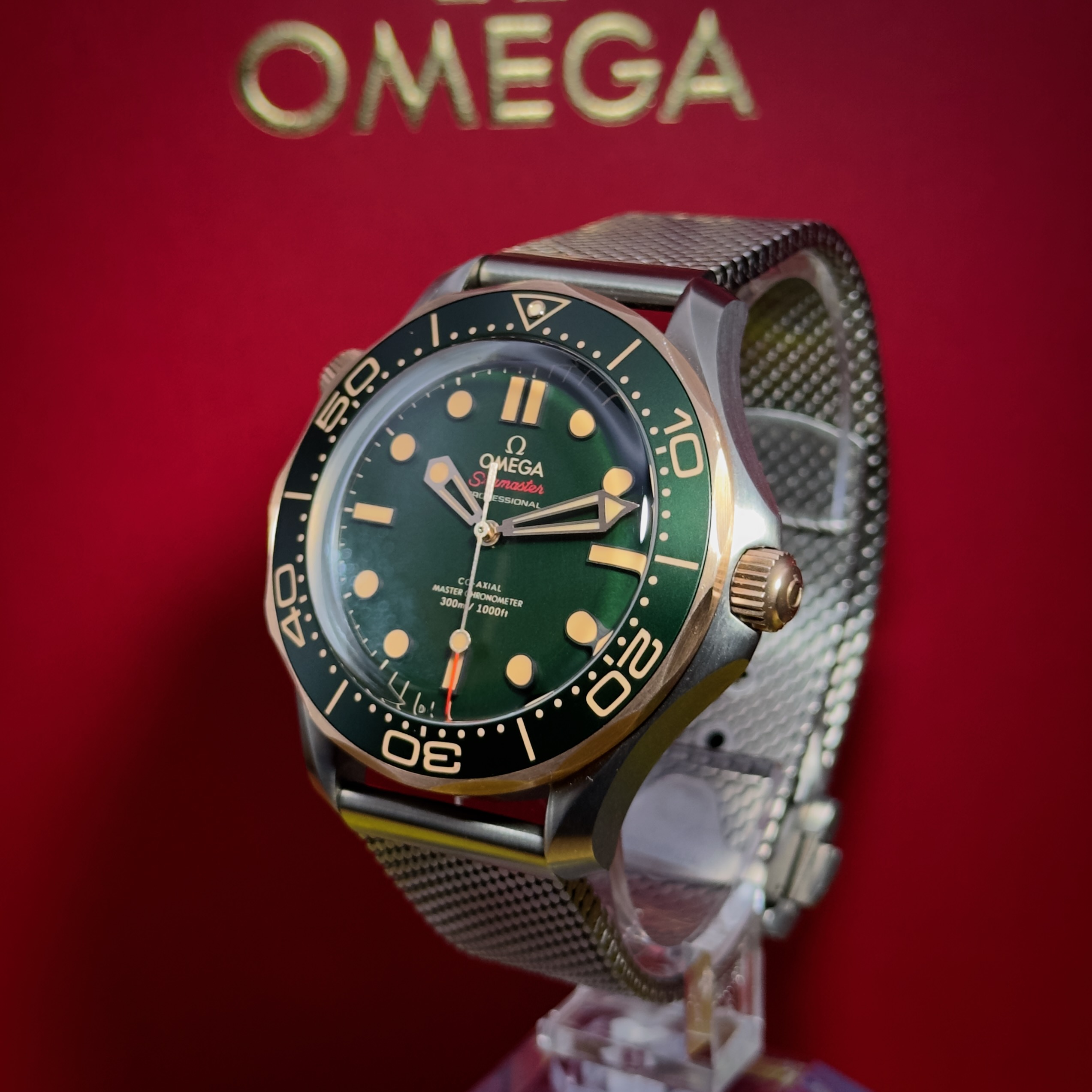 Omega Seamaster Diver 300M Titanium & Bronze Gold | Green Dial