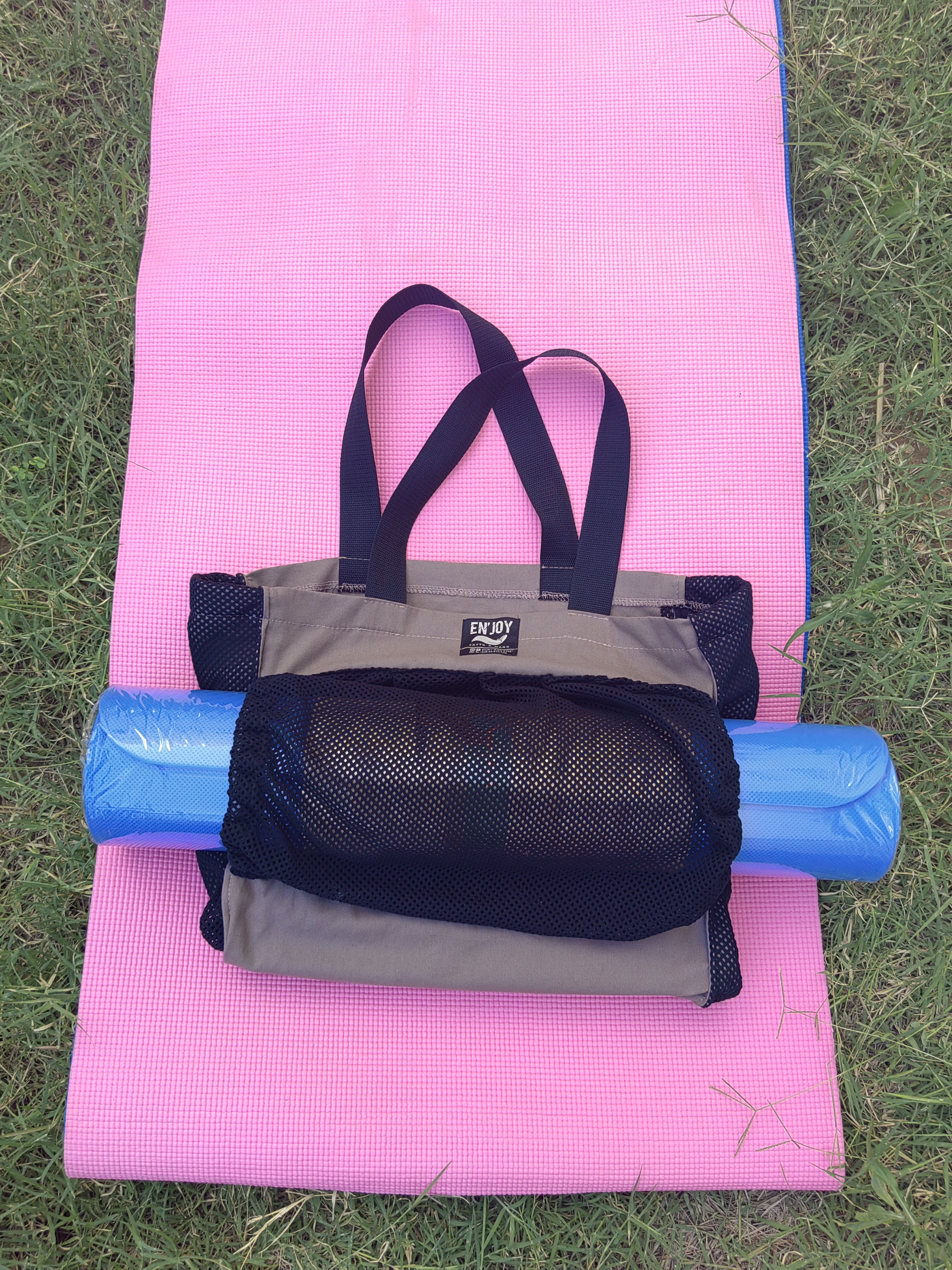 Mat Bag with Lateral Bottle Water Pocket Carriers (Handmade) 