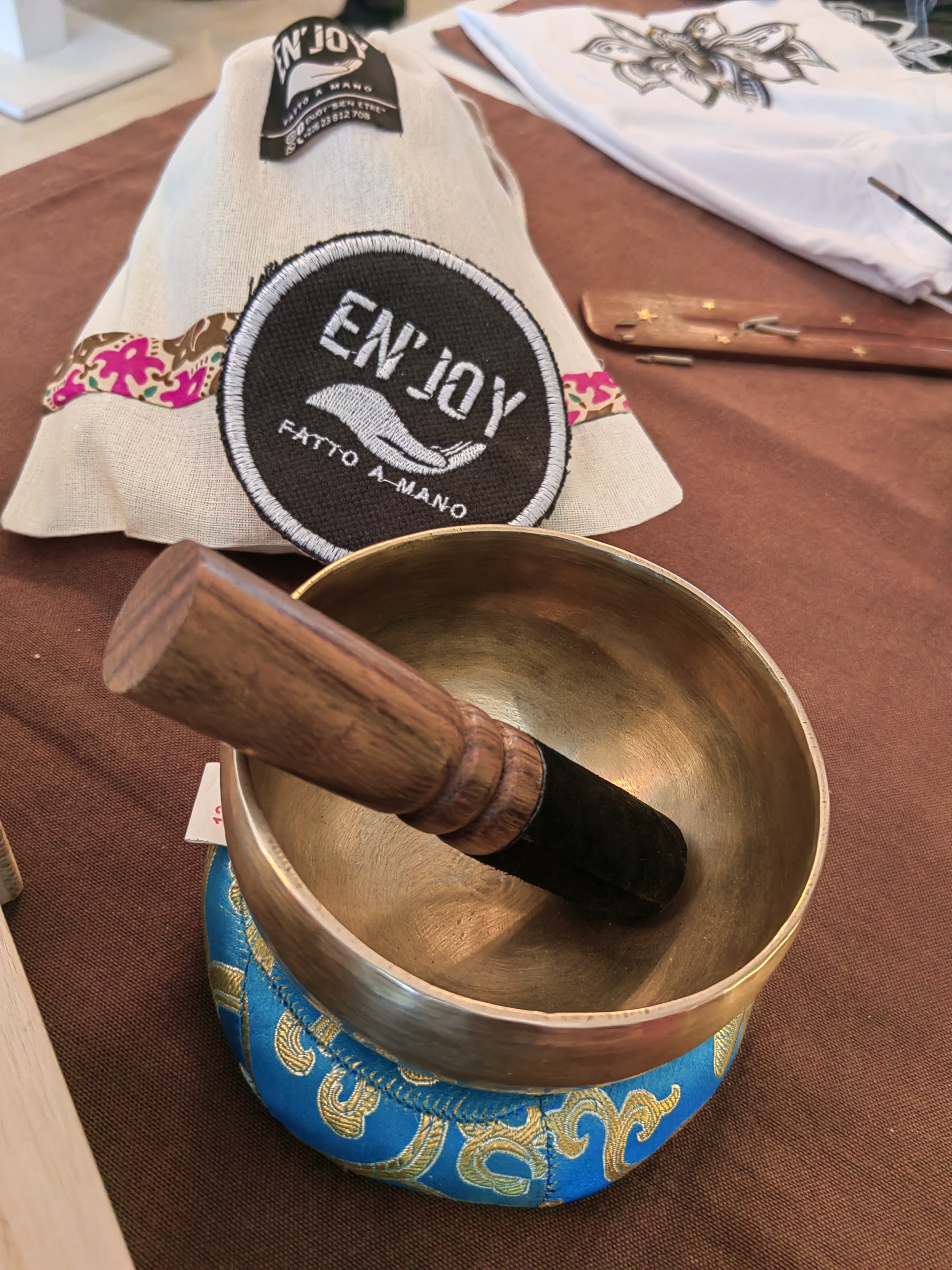 Handmade Tibetan Singing Bowl (d 12cm x h 8cm, 300gr)