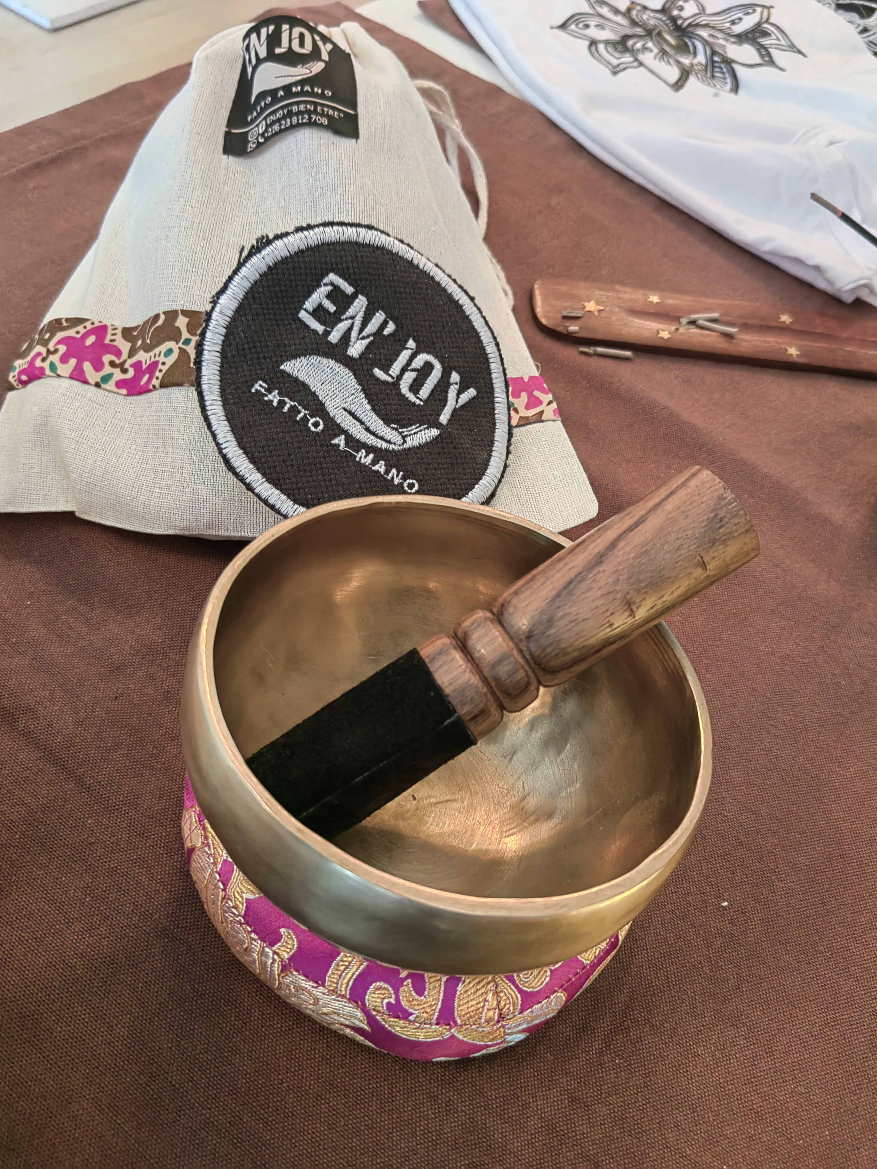 Handmade Tibetan Singing Bowl  (d 12cm x h 8cm, 300gr)