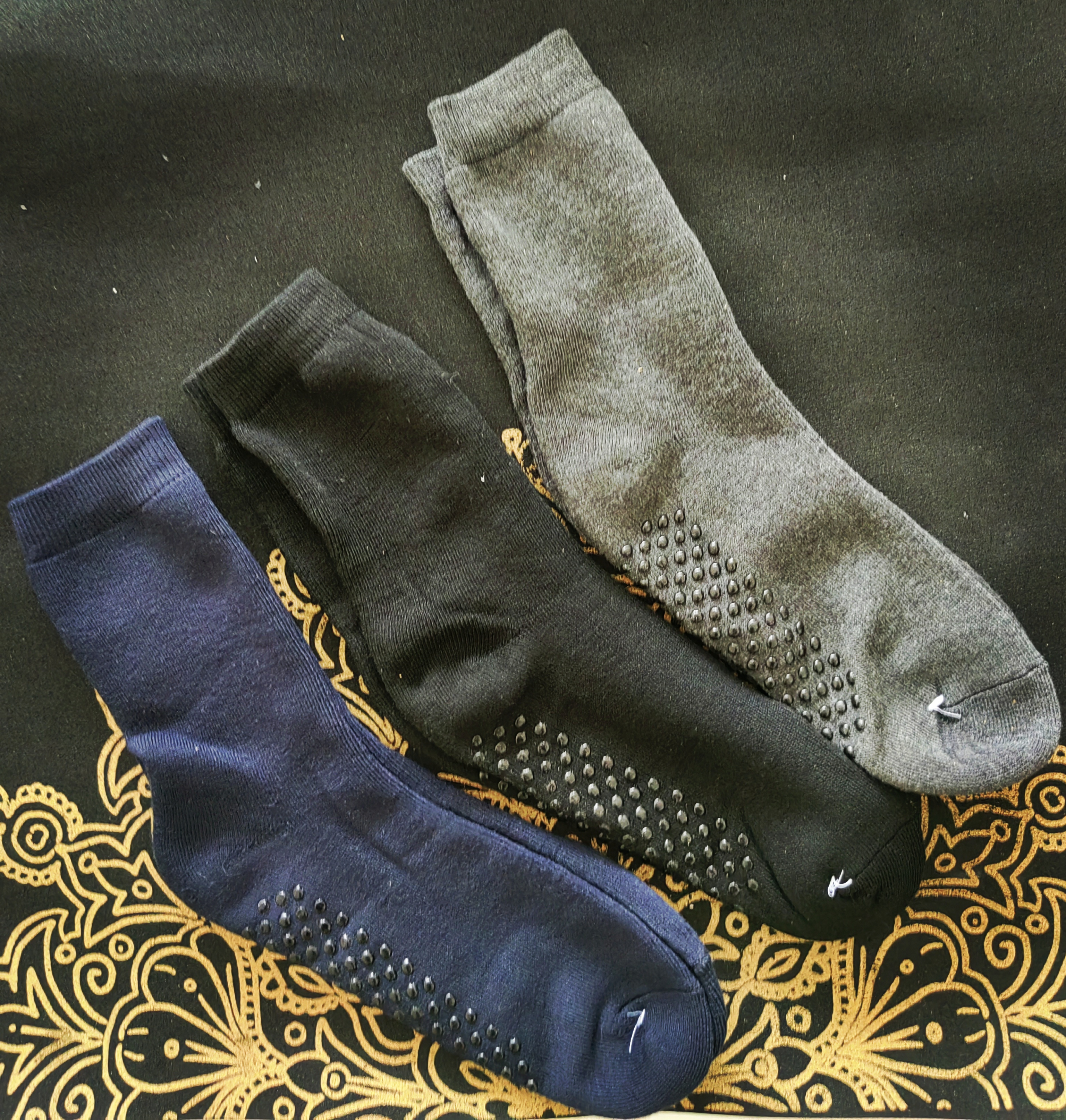 Men non-slip grip socks for Yoga & Pilates (unique size 40-46)