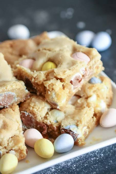 Mini Egg White Chocolate Brownie