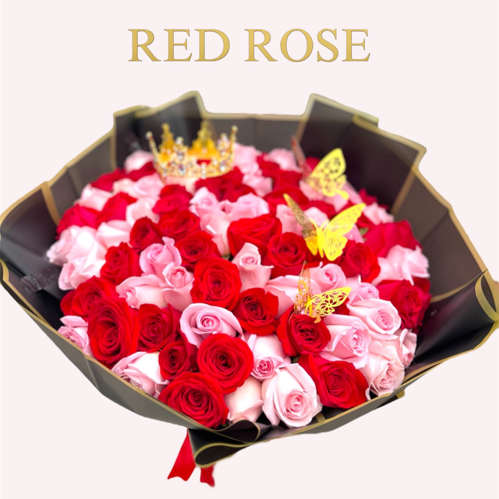 100 rosas mixtas, corona chica y 3 mariposas