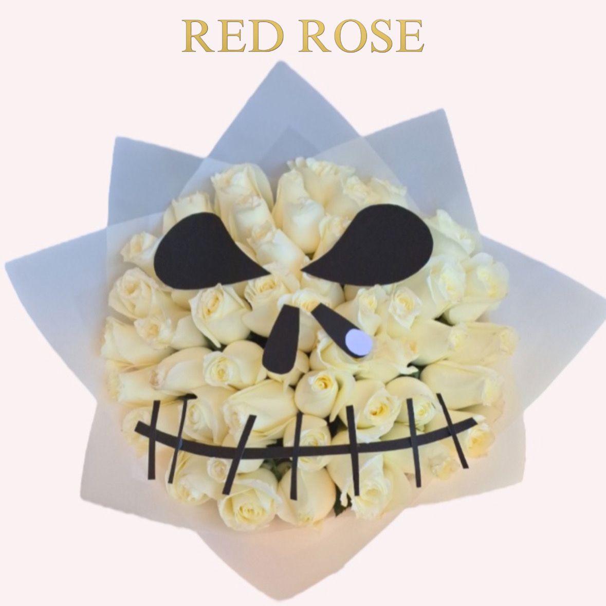 Jack skellington. 50 rosas blancas con envoltura blanca