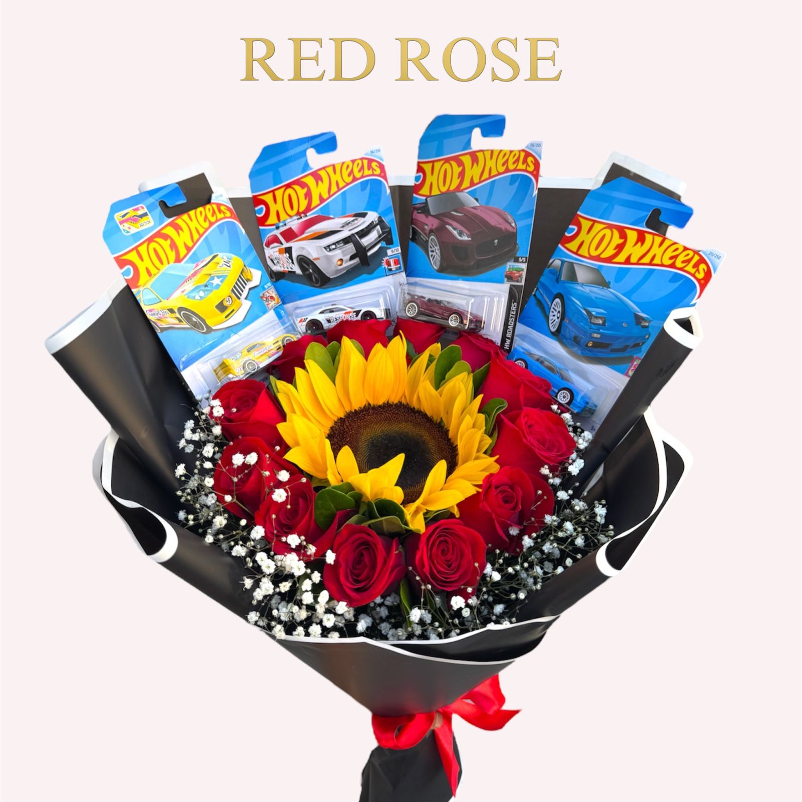 Ramo con 1 girasol y 12 rosas junto a 4 carros hot wheels 