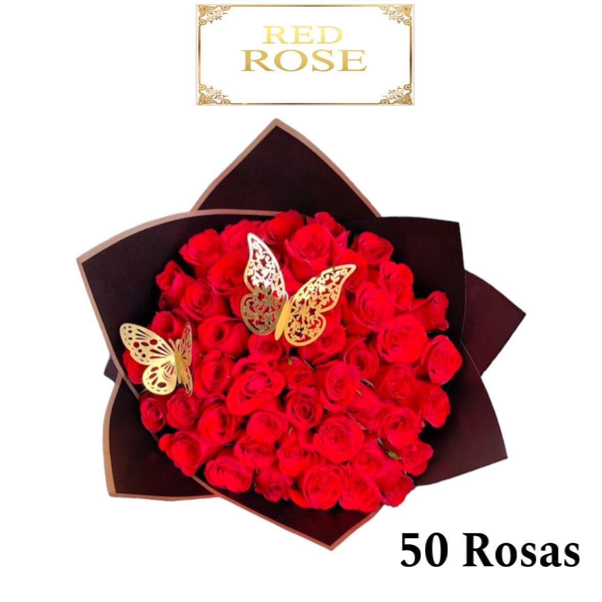 50 rosas rojas con envoltura negra y borde dorado junto a 2 mariposas doradas