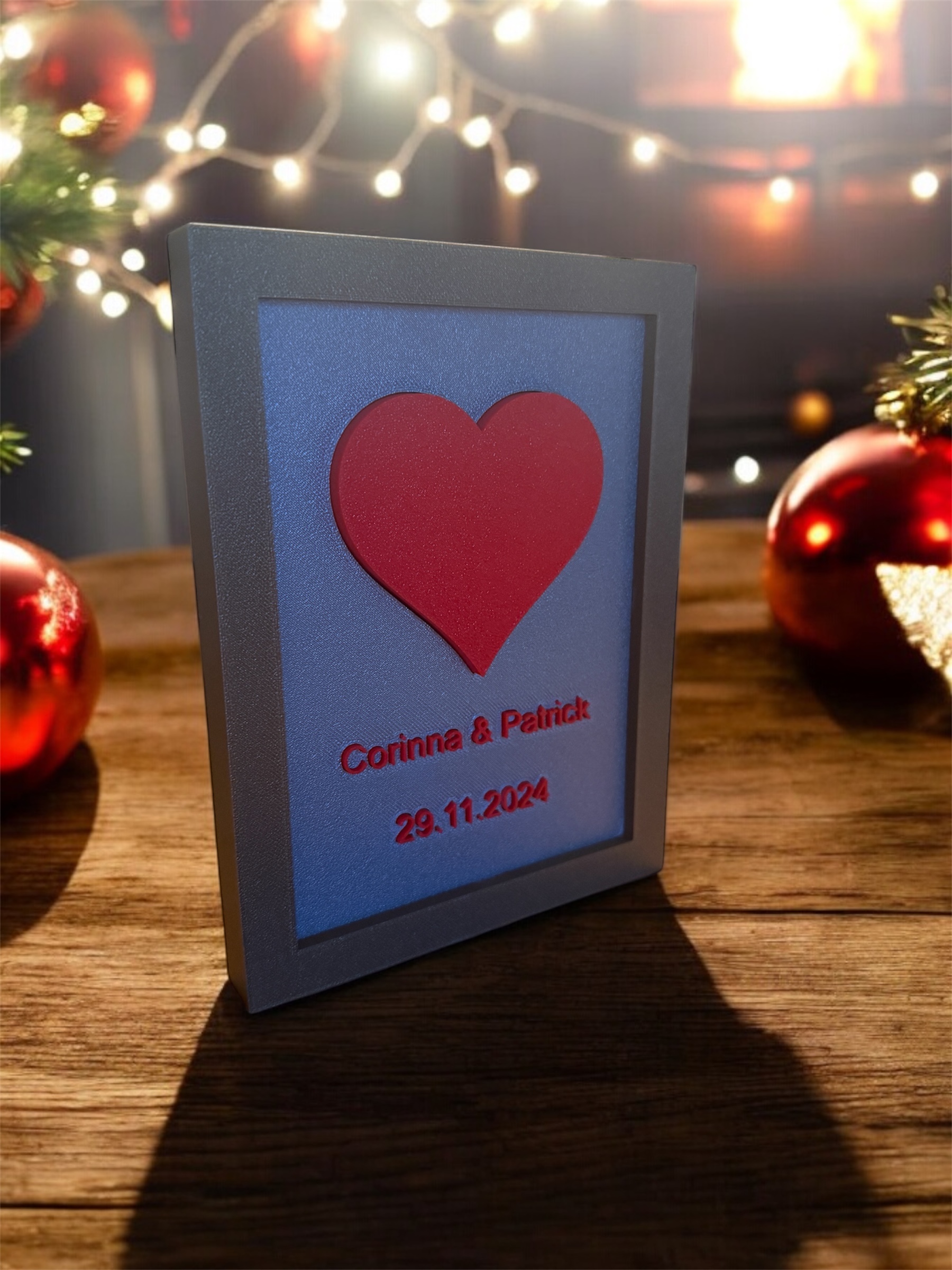 Ein einzigartiges Geschenk für Paare - Personalisierte 3D-gedruckte Platte mit Herz, Namen und Datum
