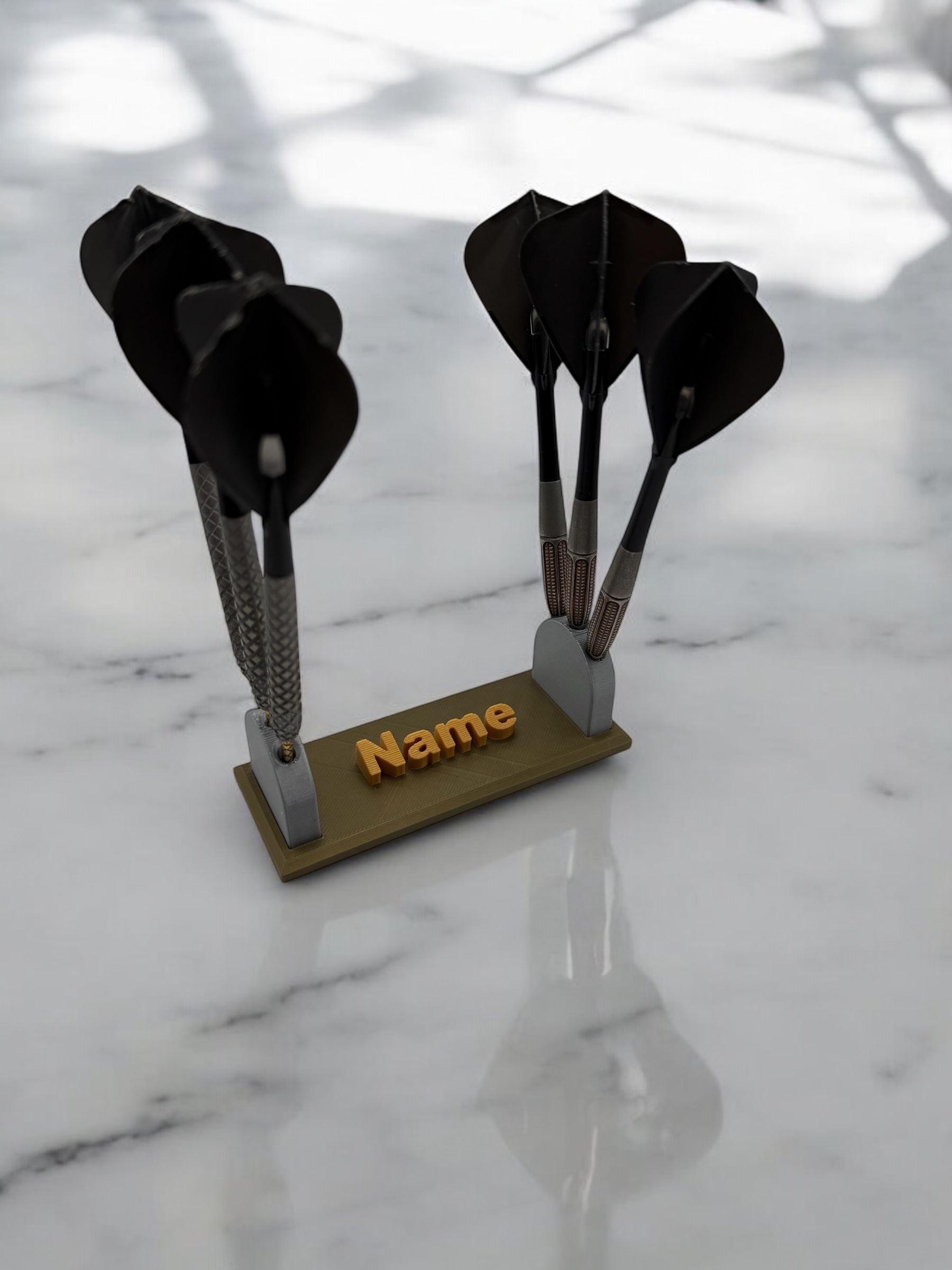 Personalisierbarer Dartaufsteller für 2 Sets – Individuell gestaltbar in Farbe und Aufschrift