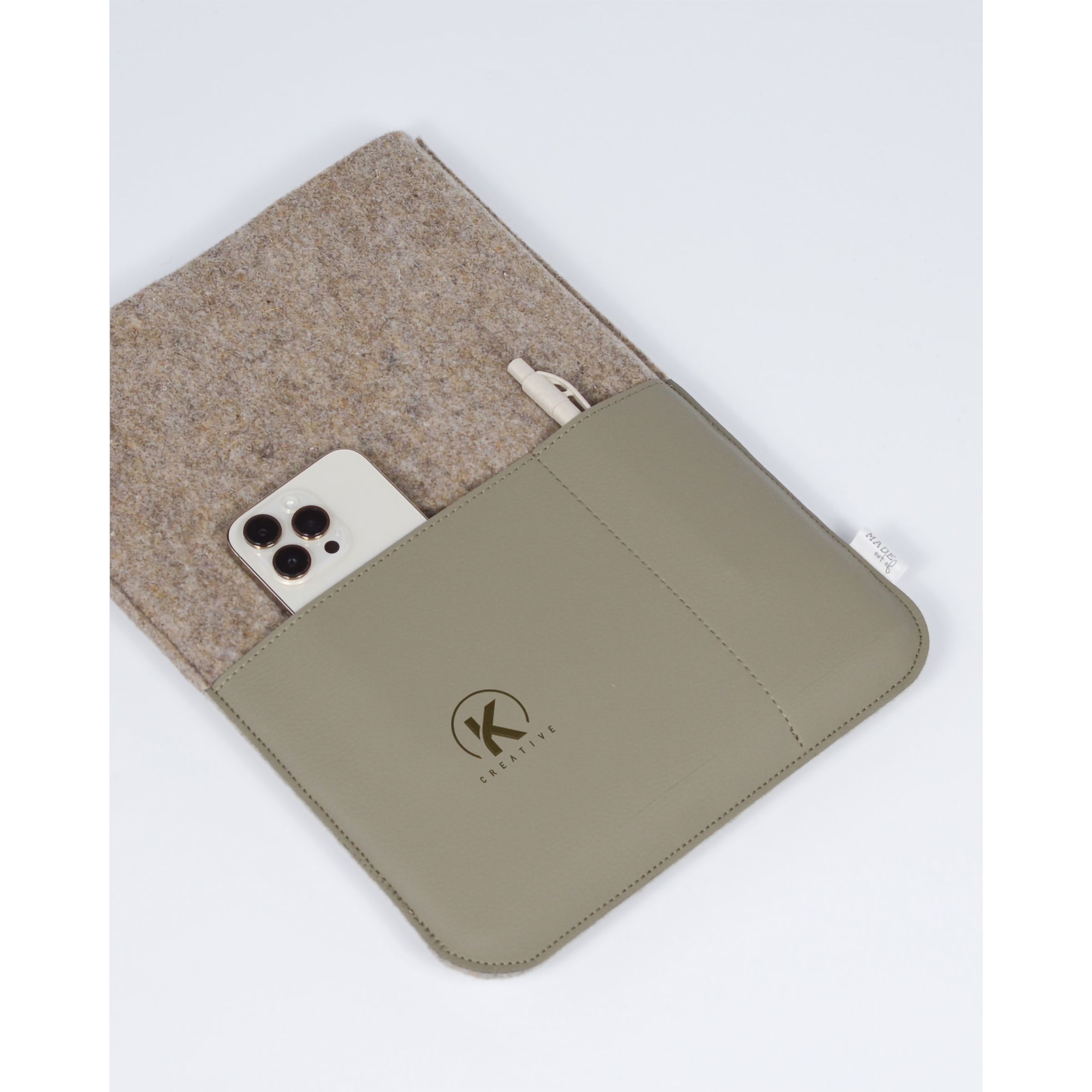 W462 Paprastas, tačiau stilingas 16 colių nešiojamojo kompiuterio dėklas, pagamintas iš perdirbto vilnos veltinio ir veganiškos odos.