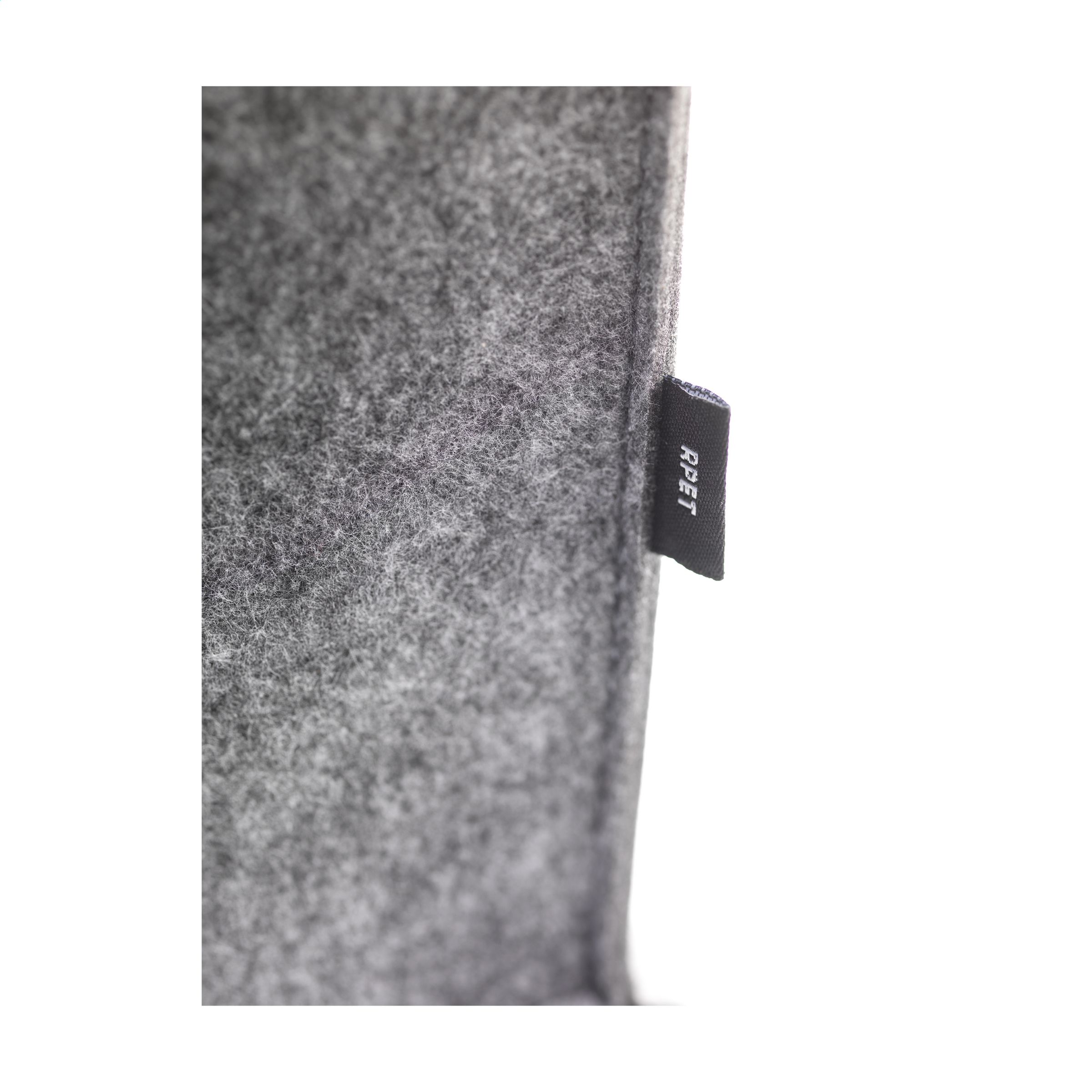 1354 Stilingas RPET vyno butelio laikiklis