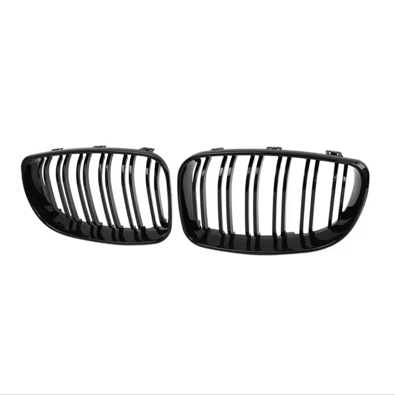 GRELHAS DUPLAS BMW SÉRIE 1 - E81 E82 E87 E88 LOOK M PERFORMANCE