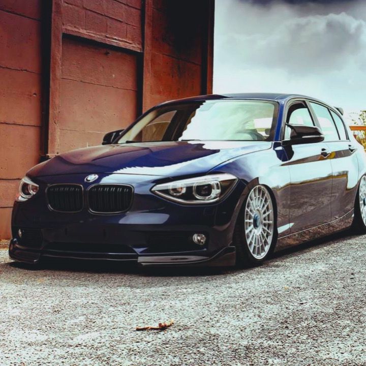GRELHAS DUPLAS BMW SÉRIE 1 - F20 F21 LOOK M PERFORMANCE