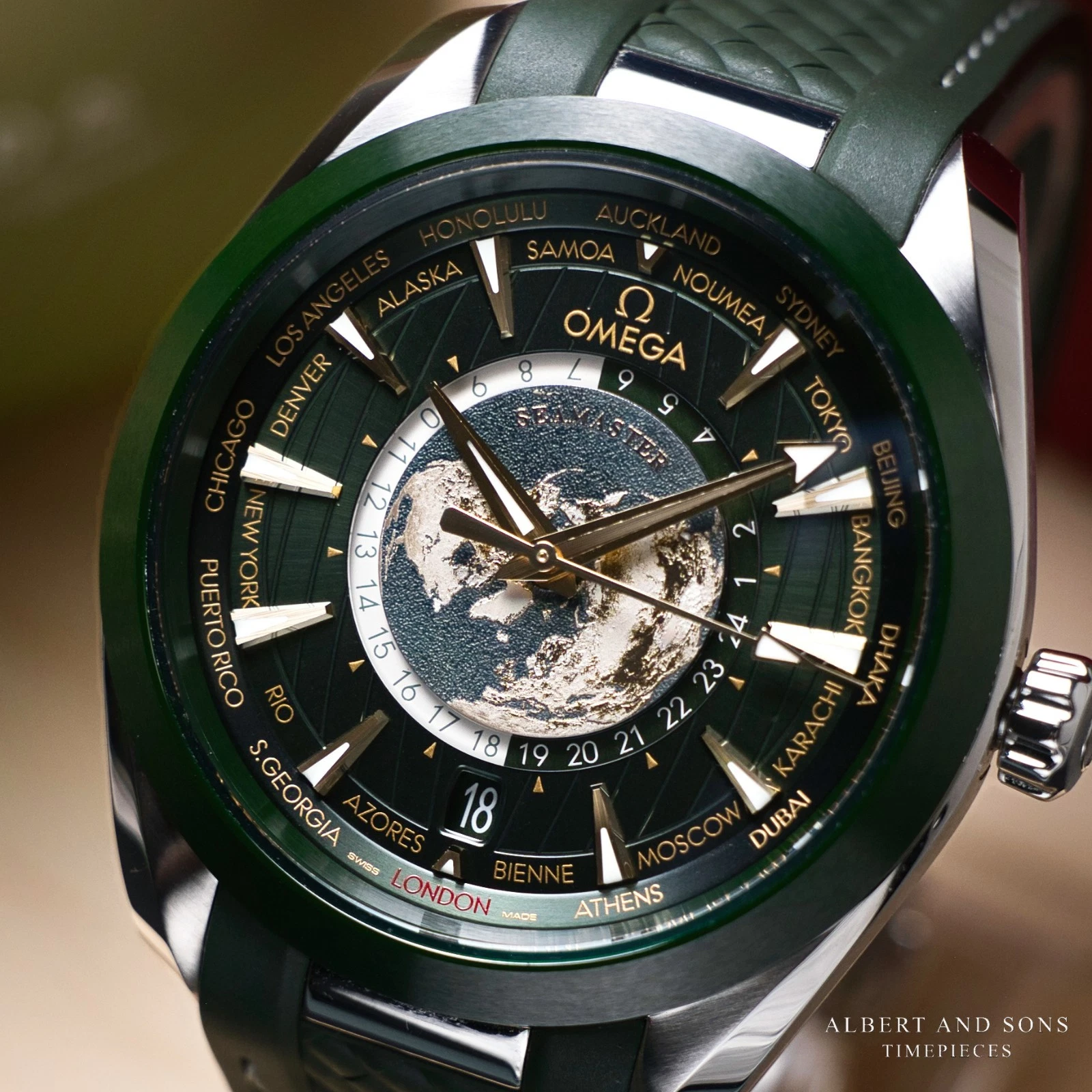 Omega Seamaster Aqua Terra Worldtimer Green Ceramic Moonshine Gold GMT 43MM Box+Papers