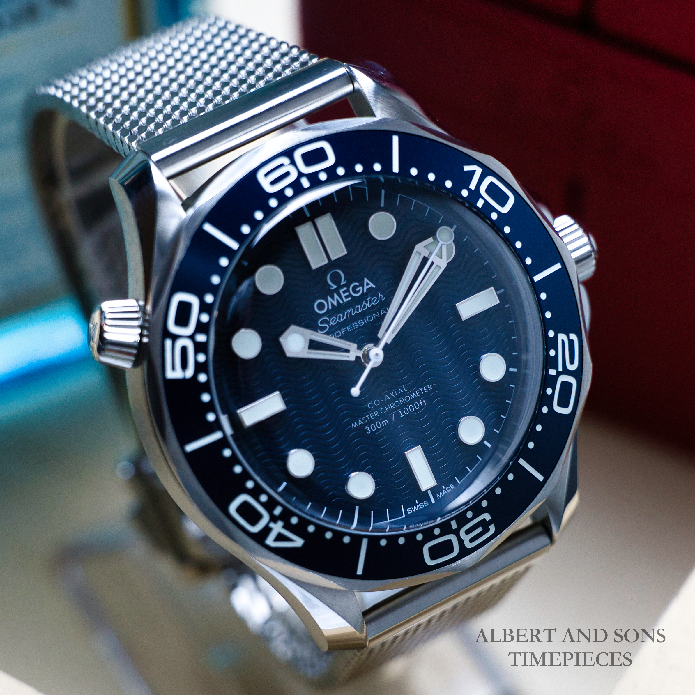 OMEGA Seamaster Diver 300M 210.30.42.20.03.002 James Bond 60th Anniversary Complete Box & Papers