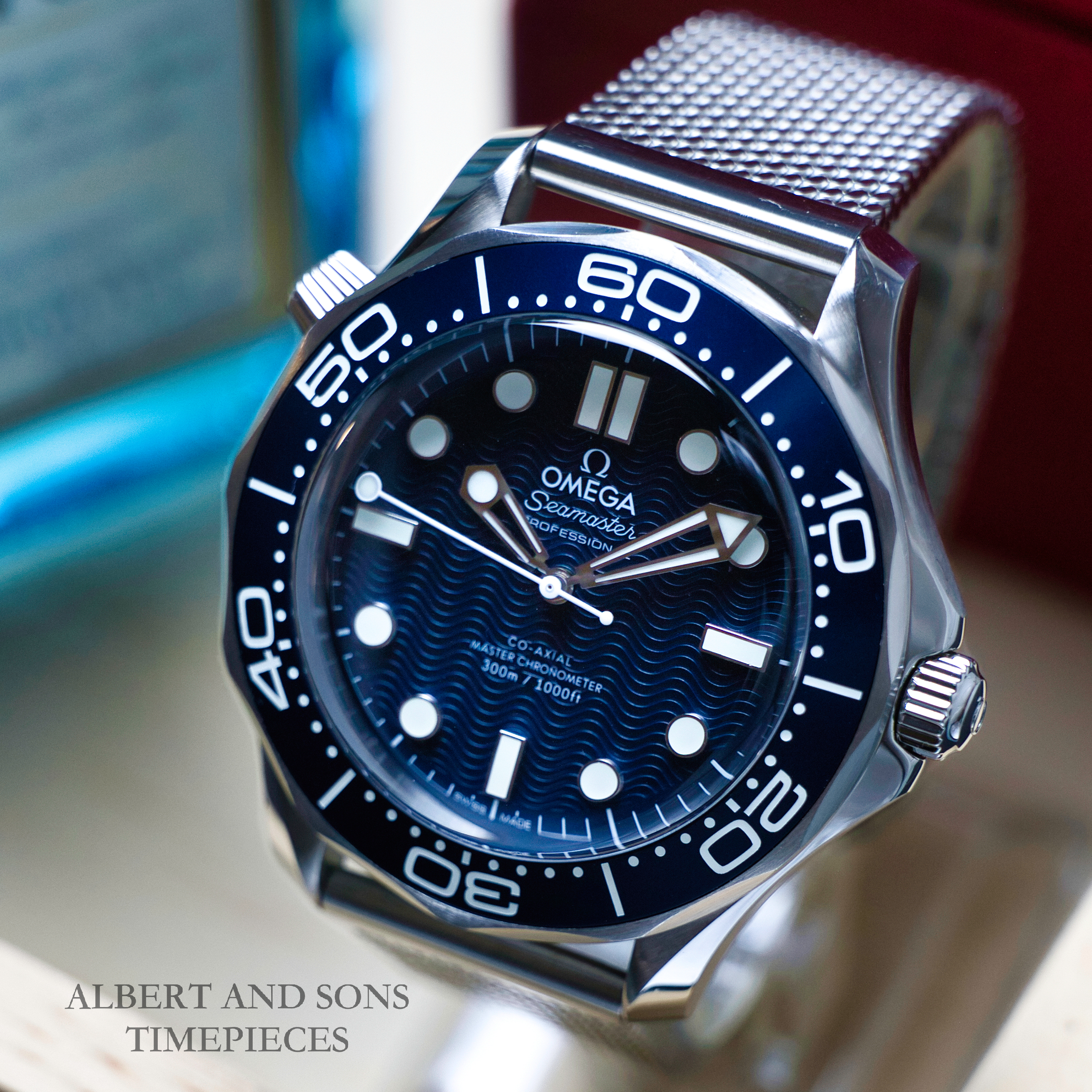 OMEGA Seamaster Diver 300M 210.30.42.20.03.002 James Bond 60th Anniversary Complete Box & Papers