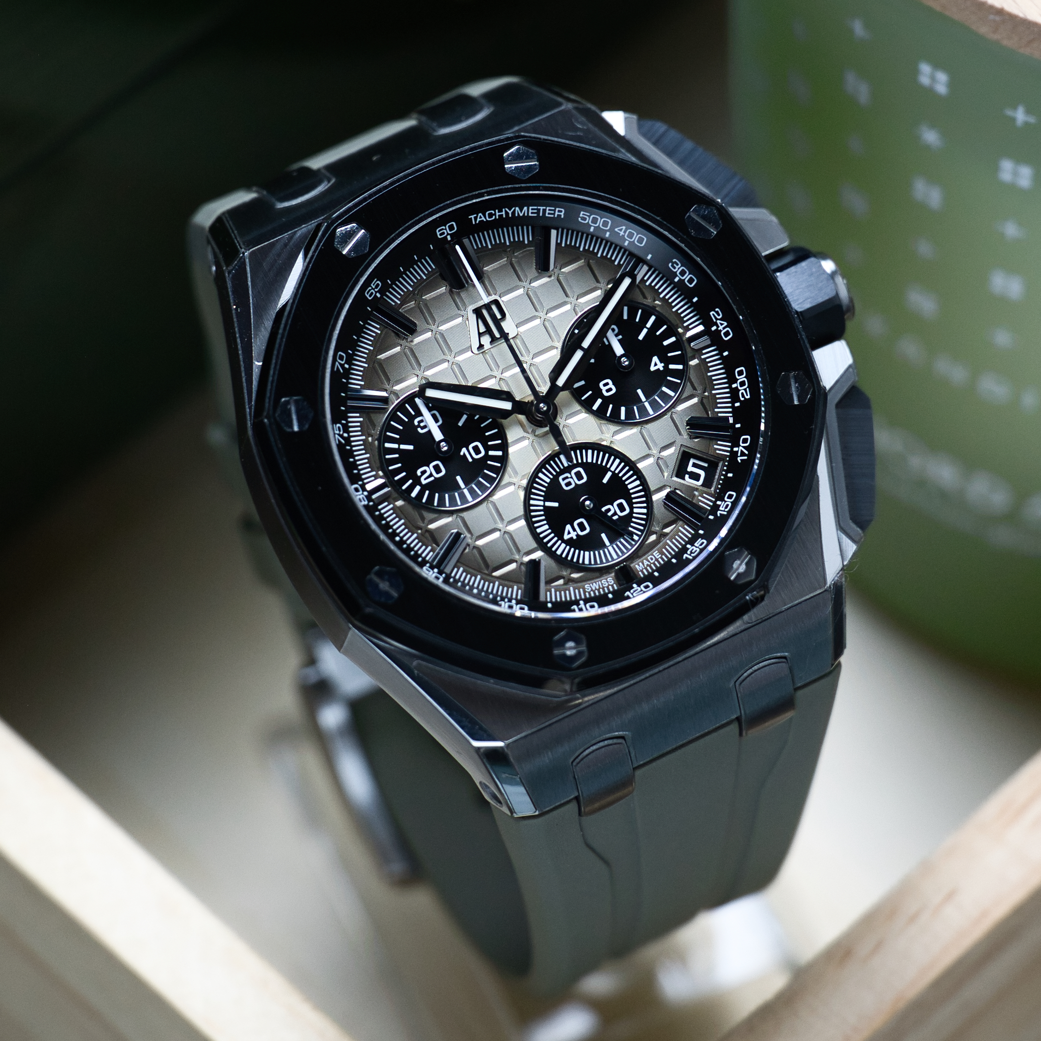 Royal Oak Offshore Selfwinding Chronograph Box+Papers