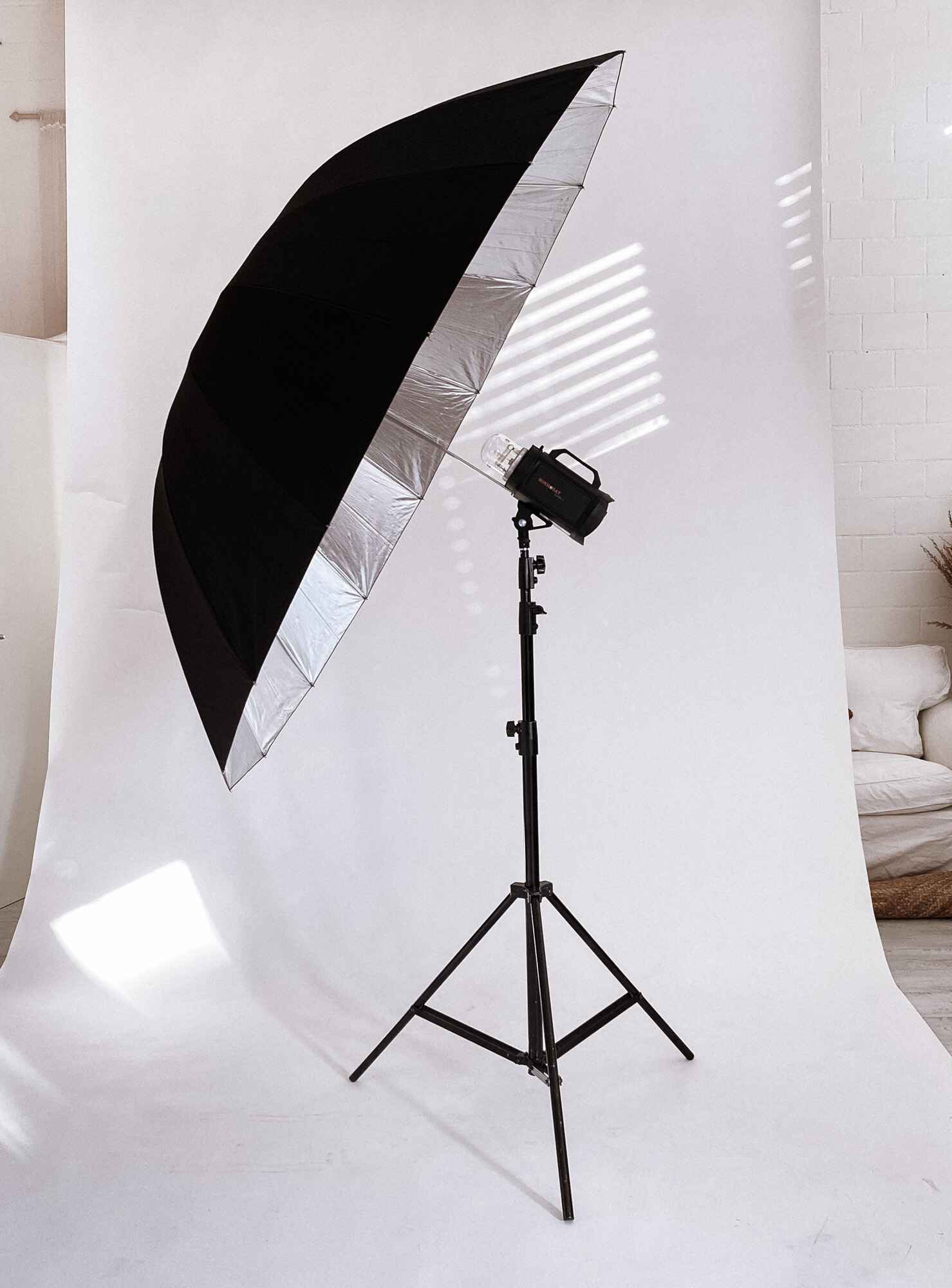 Studio Blitz Komplett Set - 1 Blitz Kopf, 1 Stativ, 1 Lichtformer