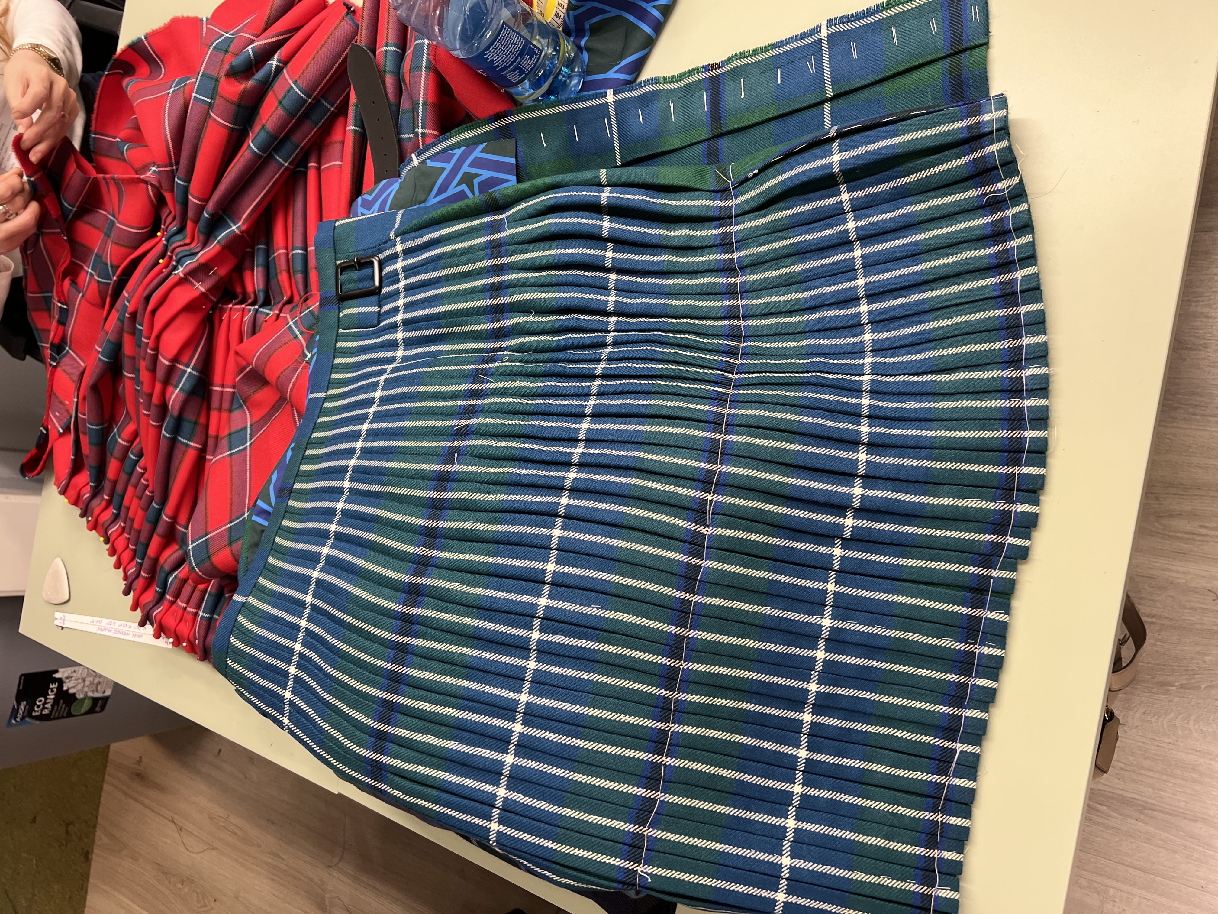 Heavy & Medium Weight Hand Stitched Kilts | 8yards * The Kilt Price Please note that the price does not include the material or postage.