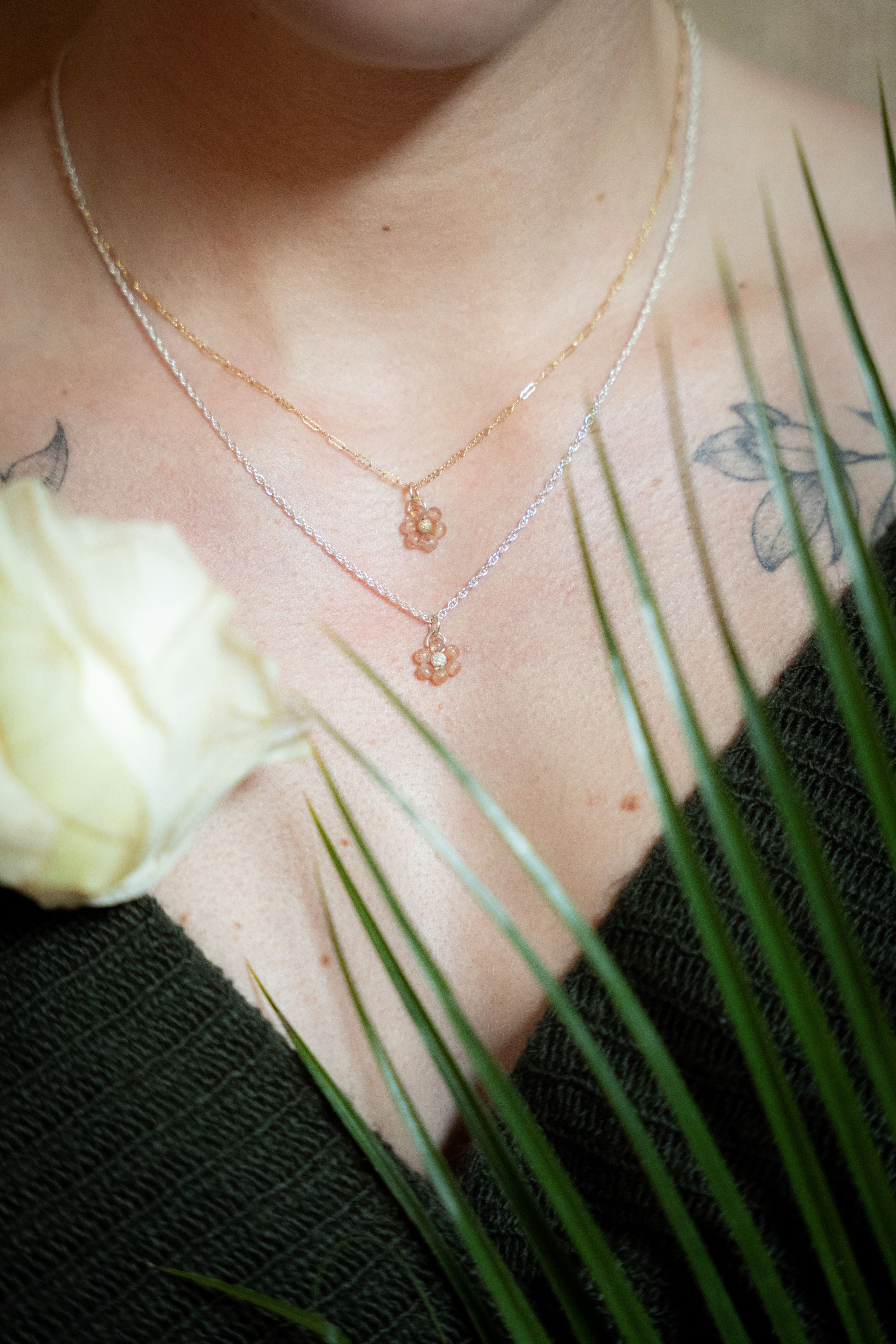 Collier fleur perles 