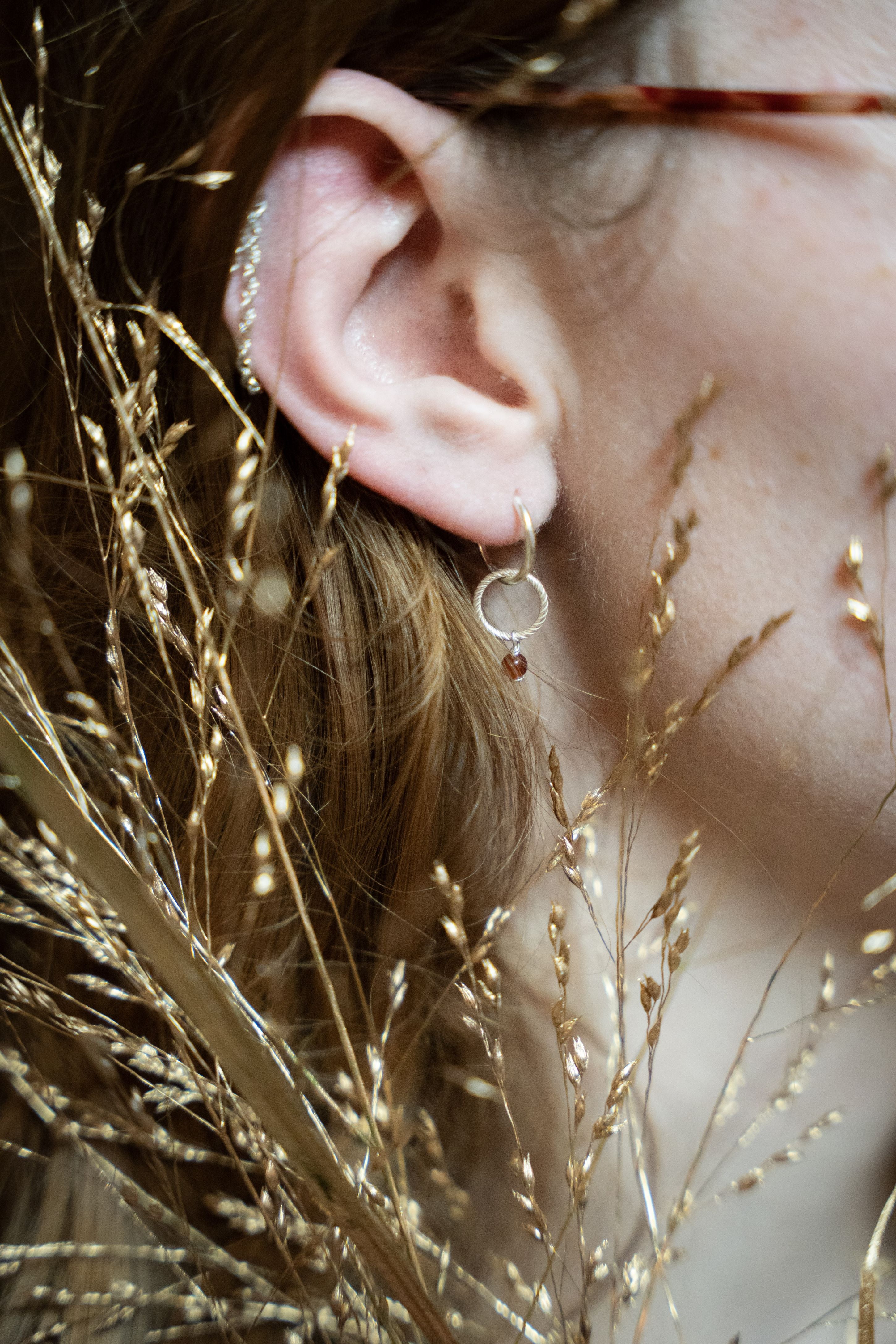 Boucles d'oreilles anneau torsadé