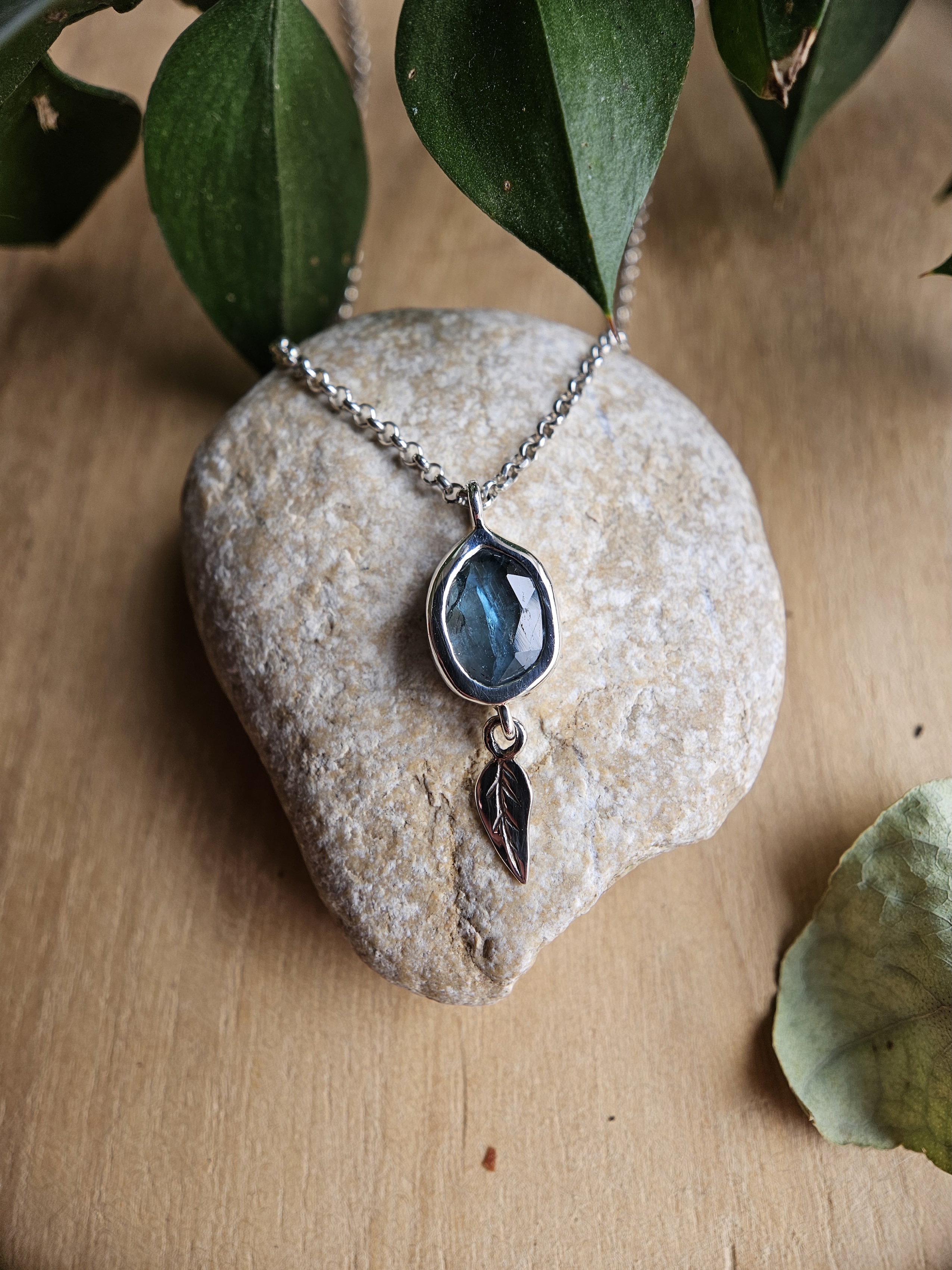 Collier feuille de frêne 