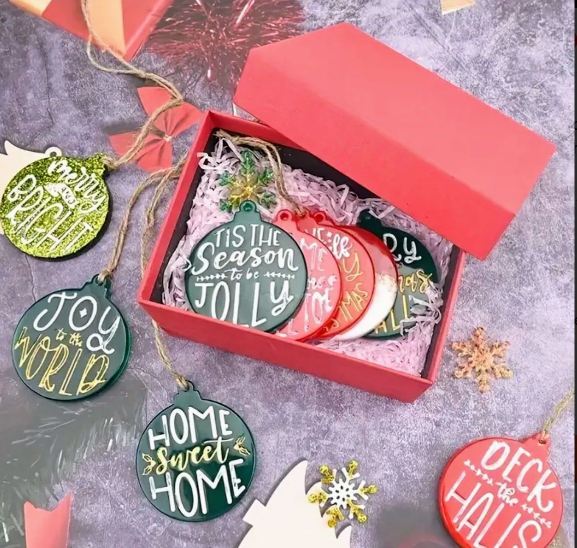 Resin - Chirstmas Ornaments - Set of 2