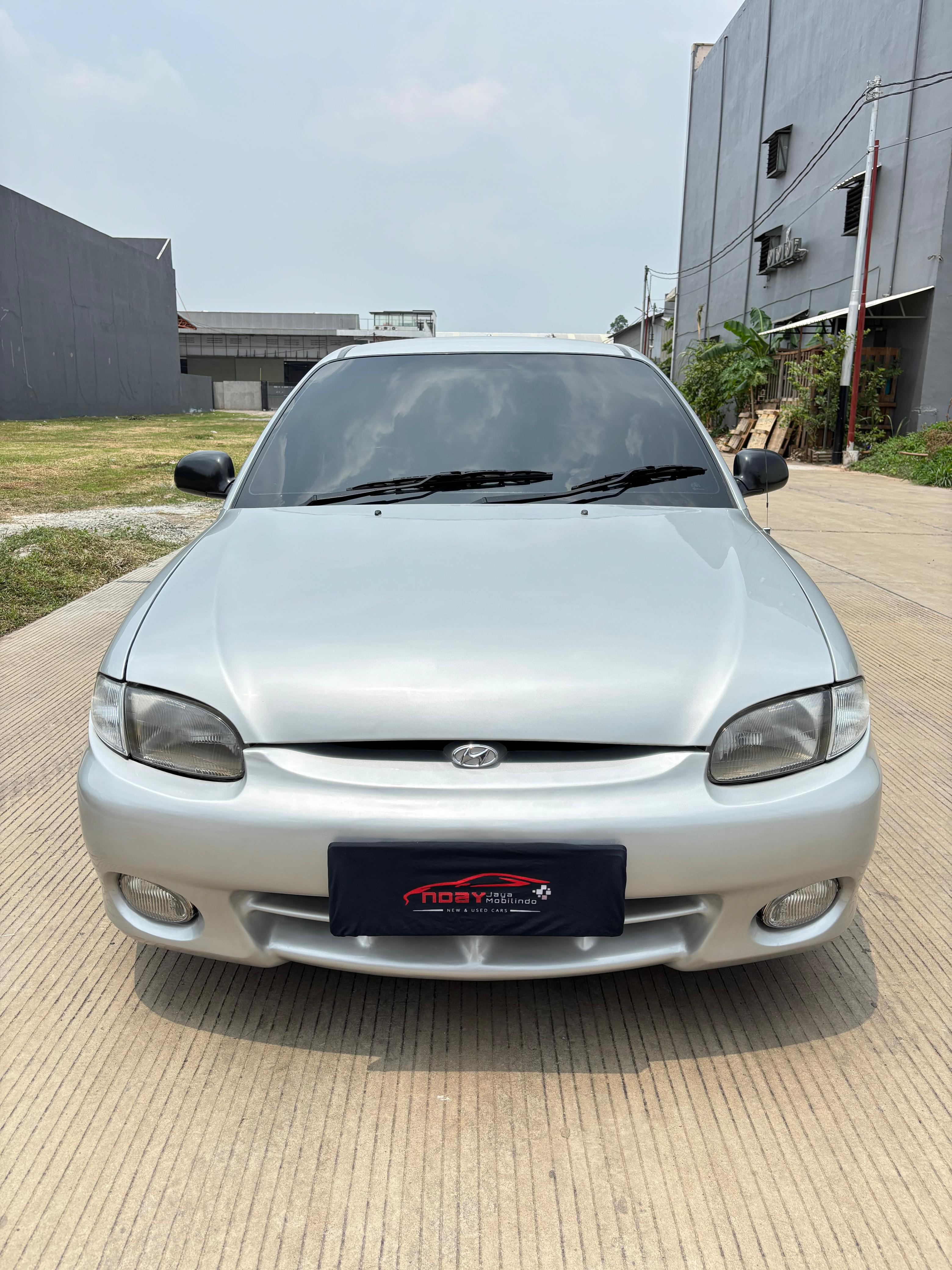 HYUNDAI ACCENT 1.5 (MANUAL)