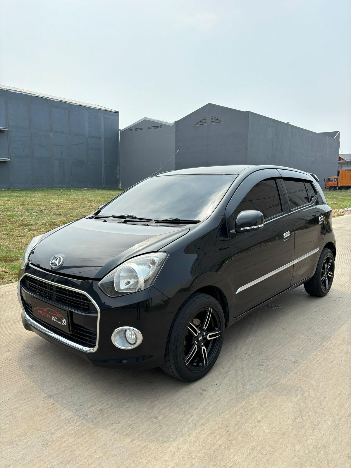 Daihatsu Ayla 1.0 X 2016 (AUTOMATIC)