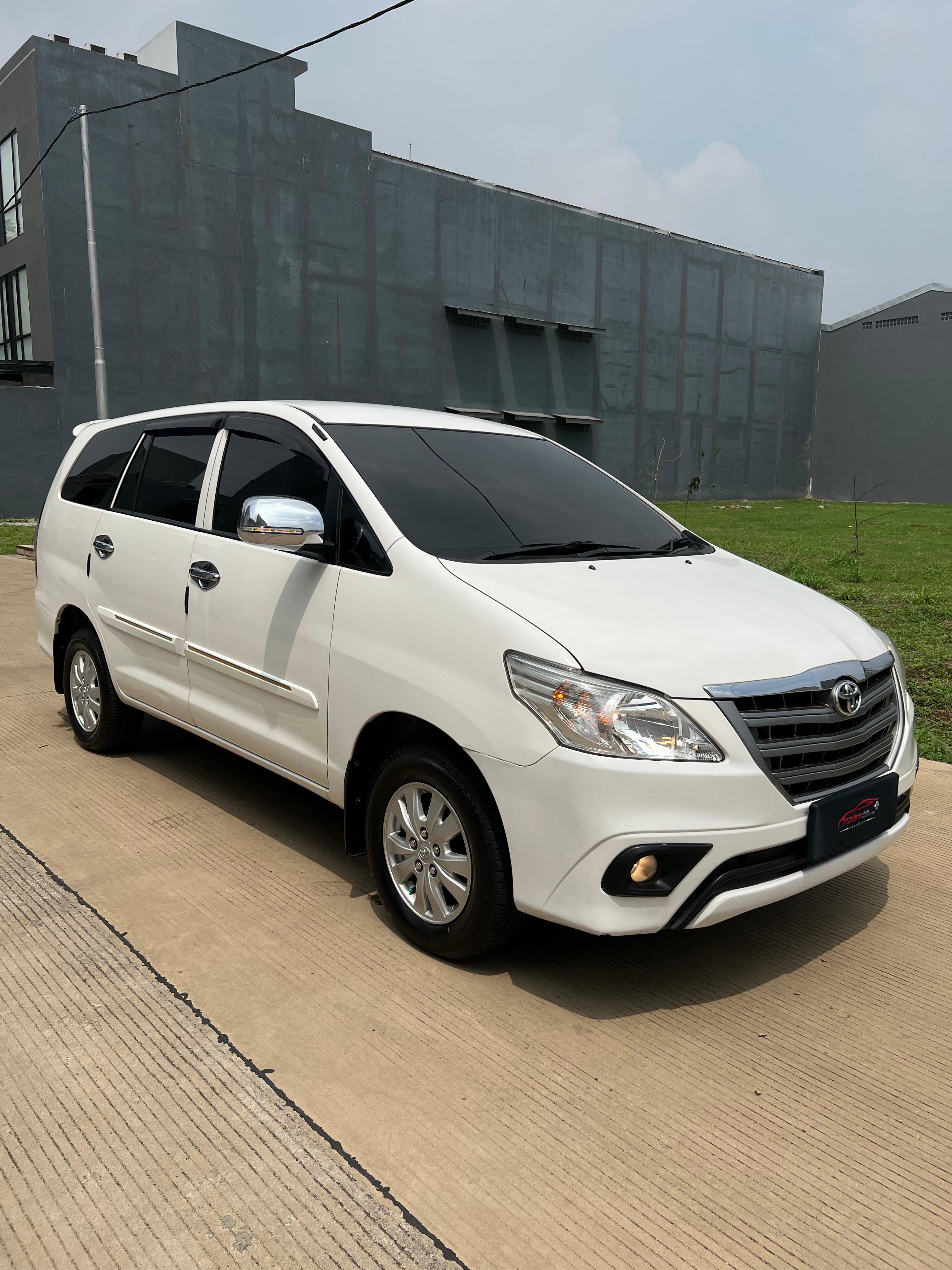 TOYOTA INNOVA 2.0 E 2014 Manual