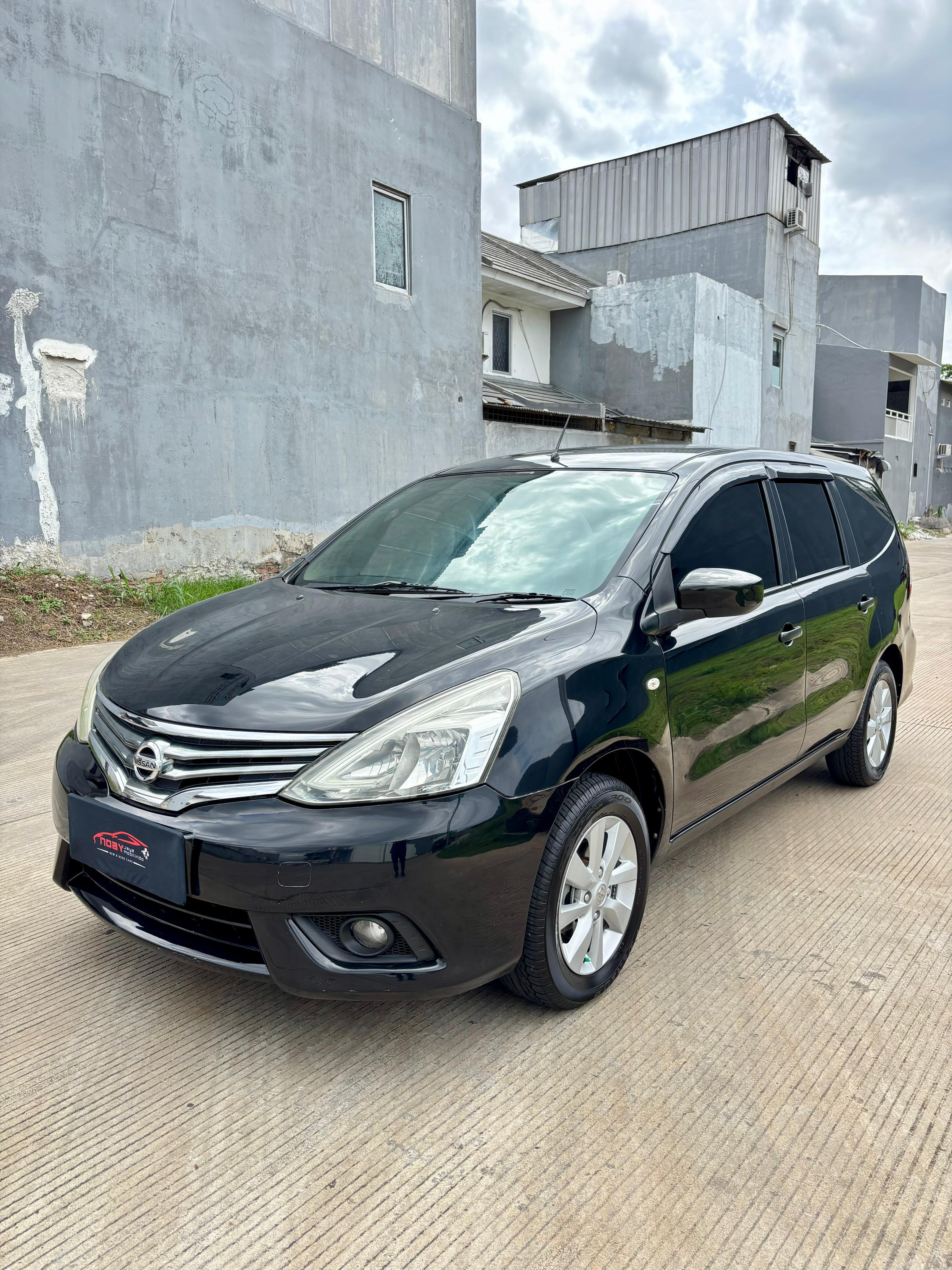 Nissan Grand Livina 1.5 SV 2014 Automatic