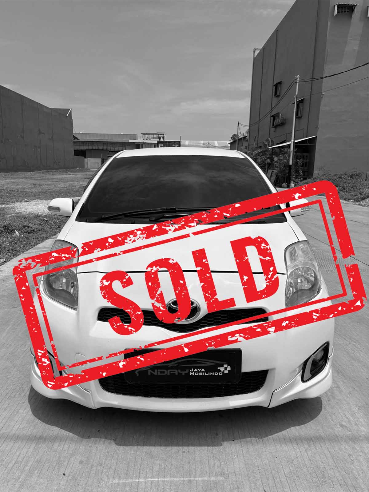 Toyota Yaris 1.5 E 2012